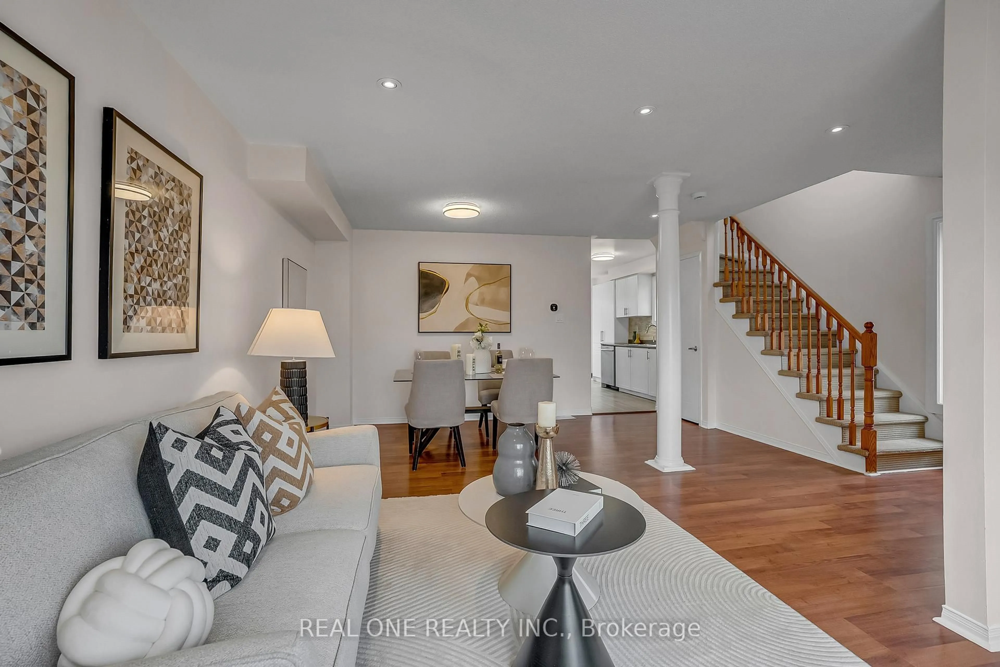 Living room with furniture, unknown for 1485 Torrington Dr #21, Mississauga Ontario L5V 1Y3