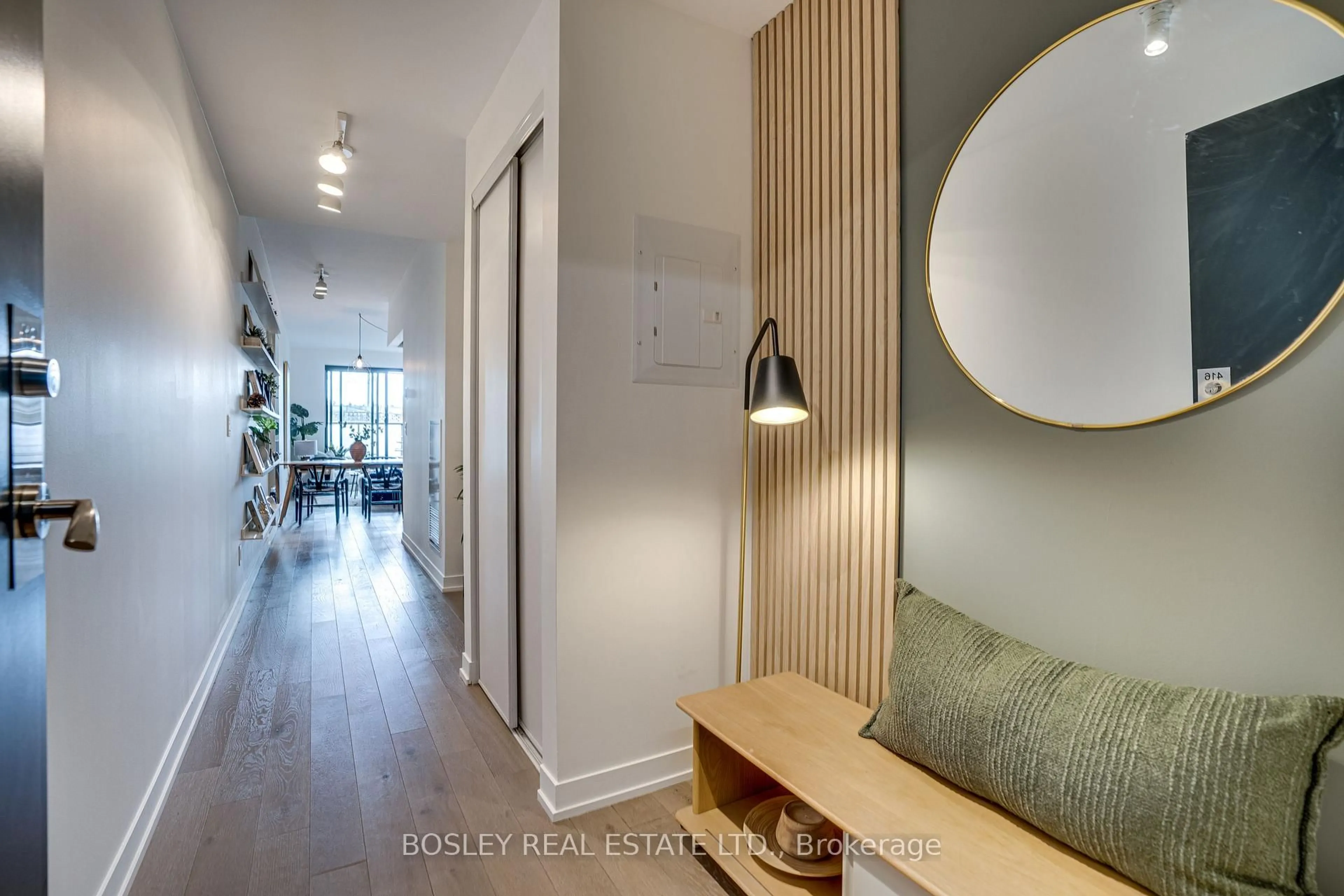 Indoor entryway for 530 Indian Grve #416, Toronto Ontario M6P 0B3