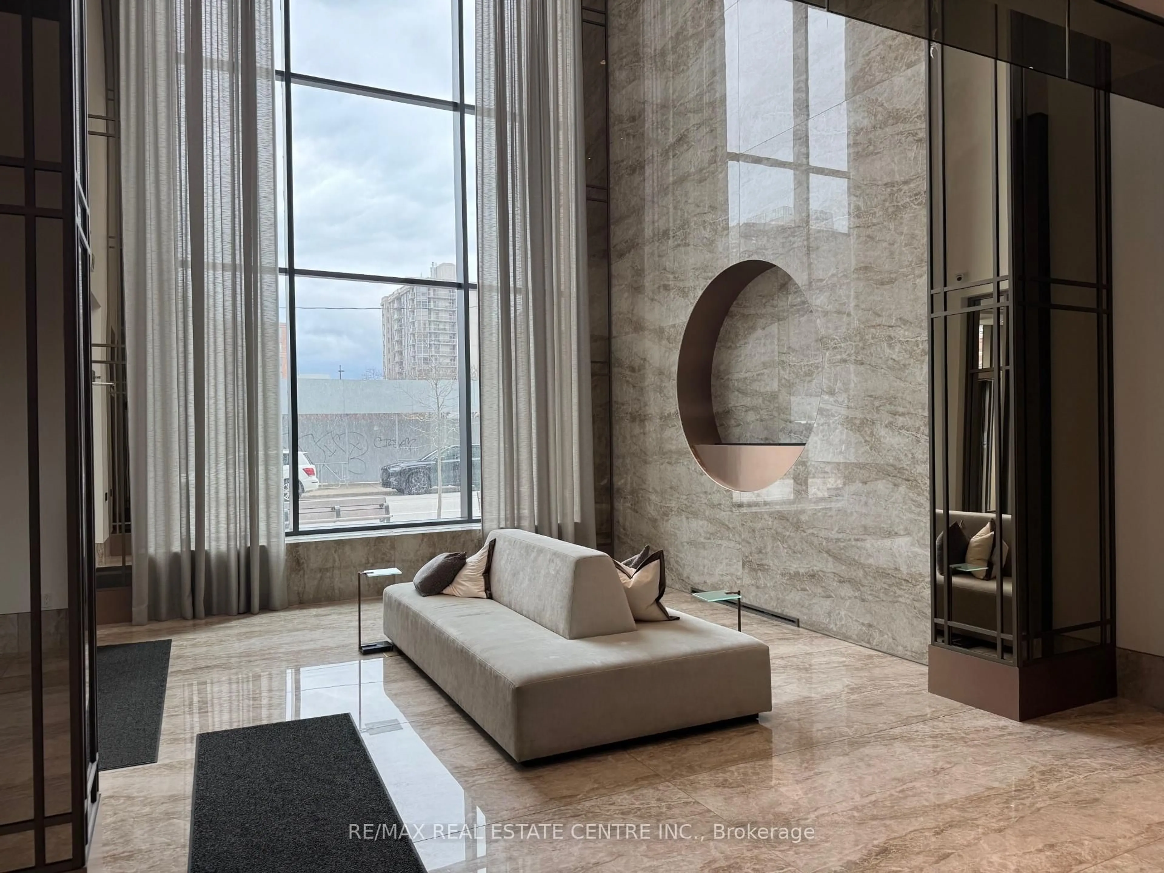 Unknown for 2007 james St #703, Burlington Ontario L7R 0G7