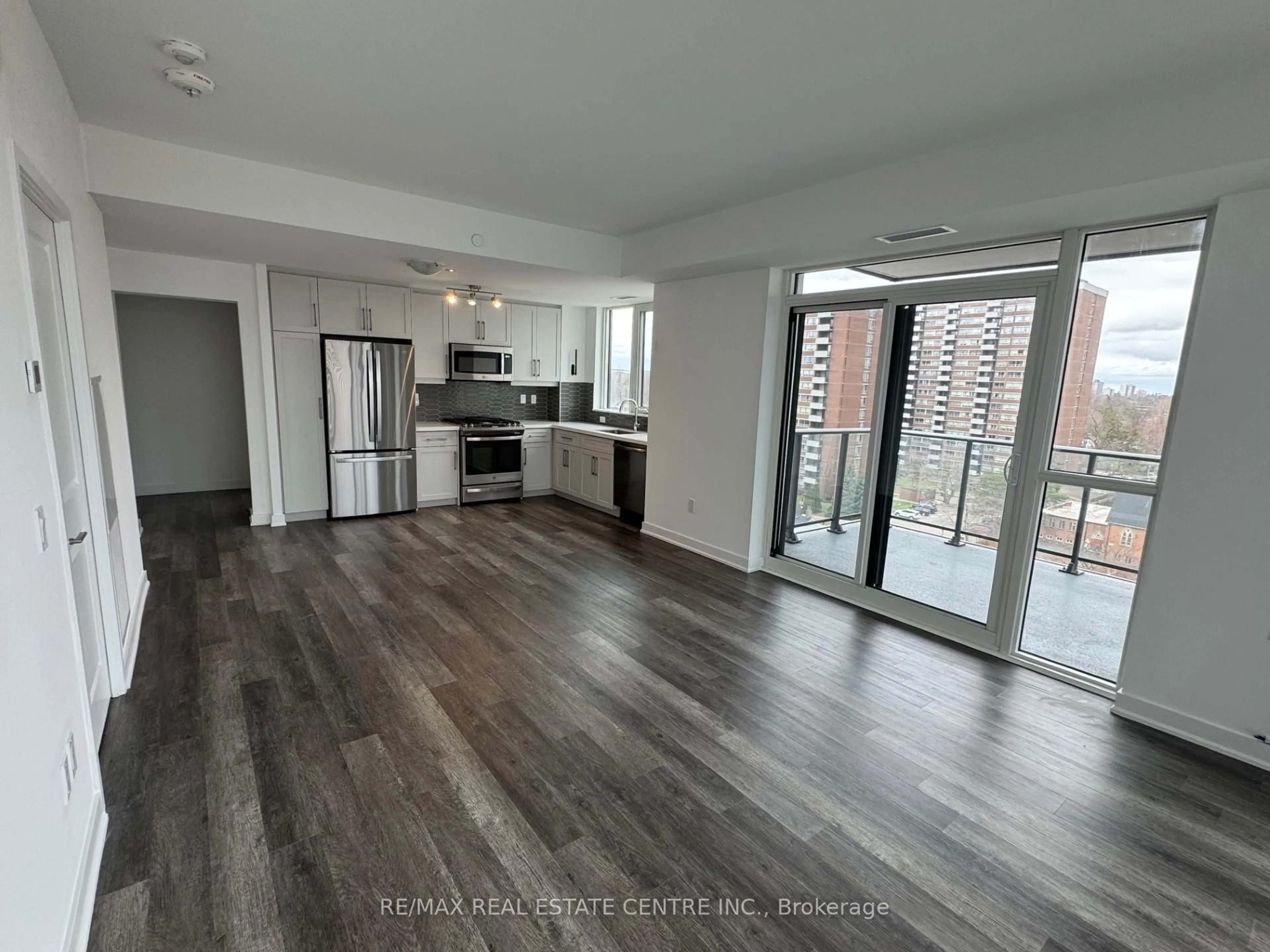 A pic of a room for 2007 james St #703, Burlington Ontario L7R 0G7