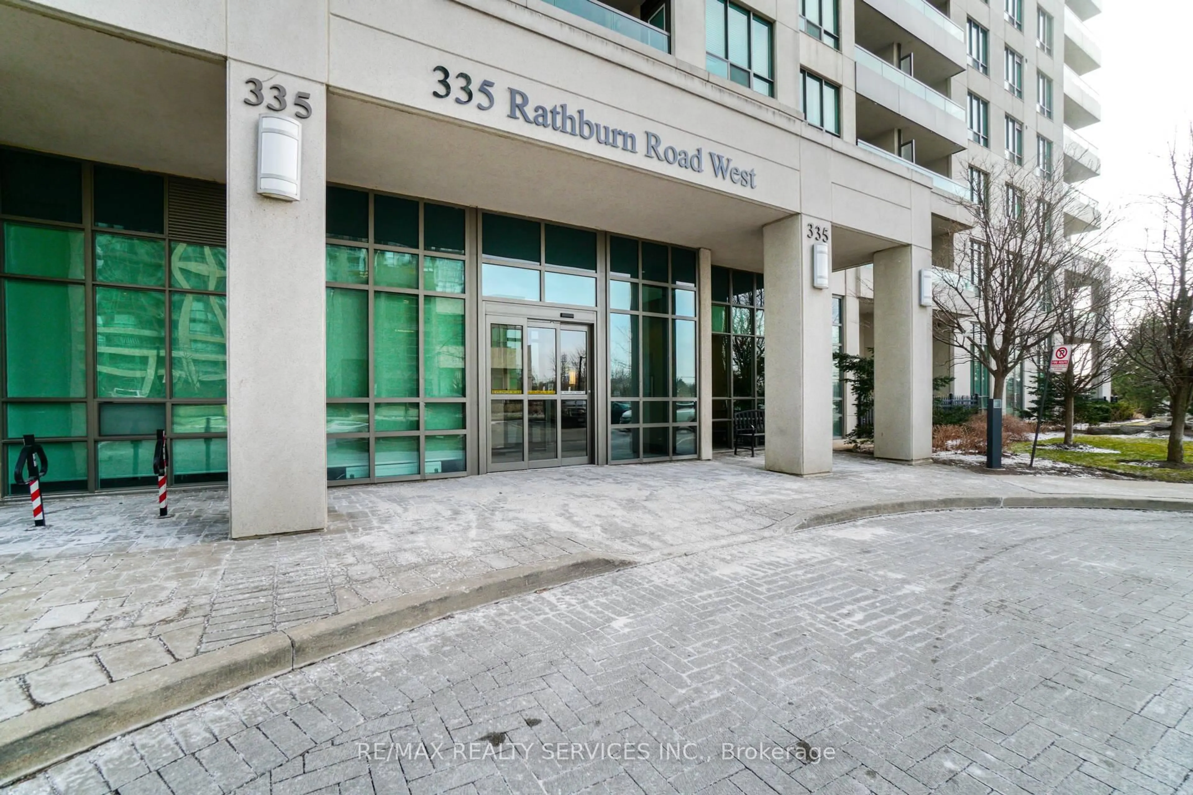Indoor foyer for 335 Rathburn Rd #1710, Mississauga Ontario L5B 0C8