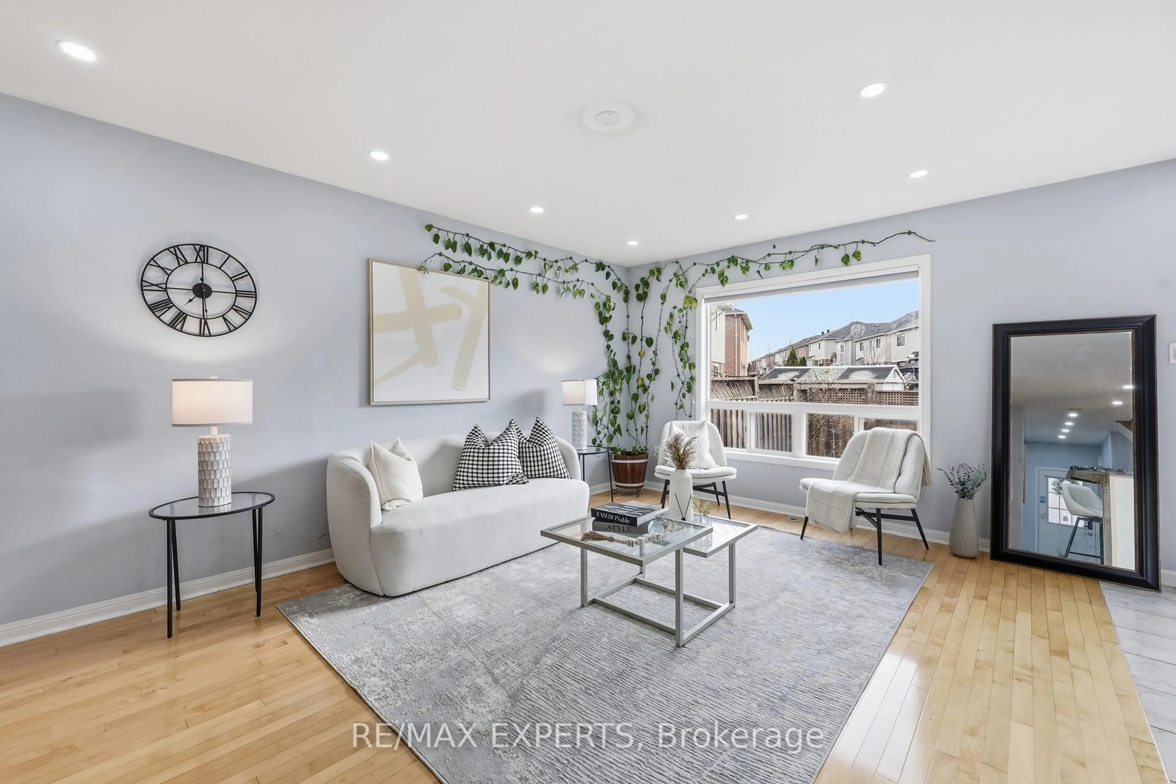 Living room with furniture, unknown for 926 Thompson Rd, Milton Ontario L9T 0L7