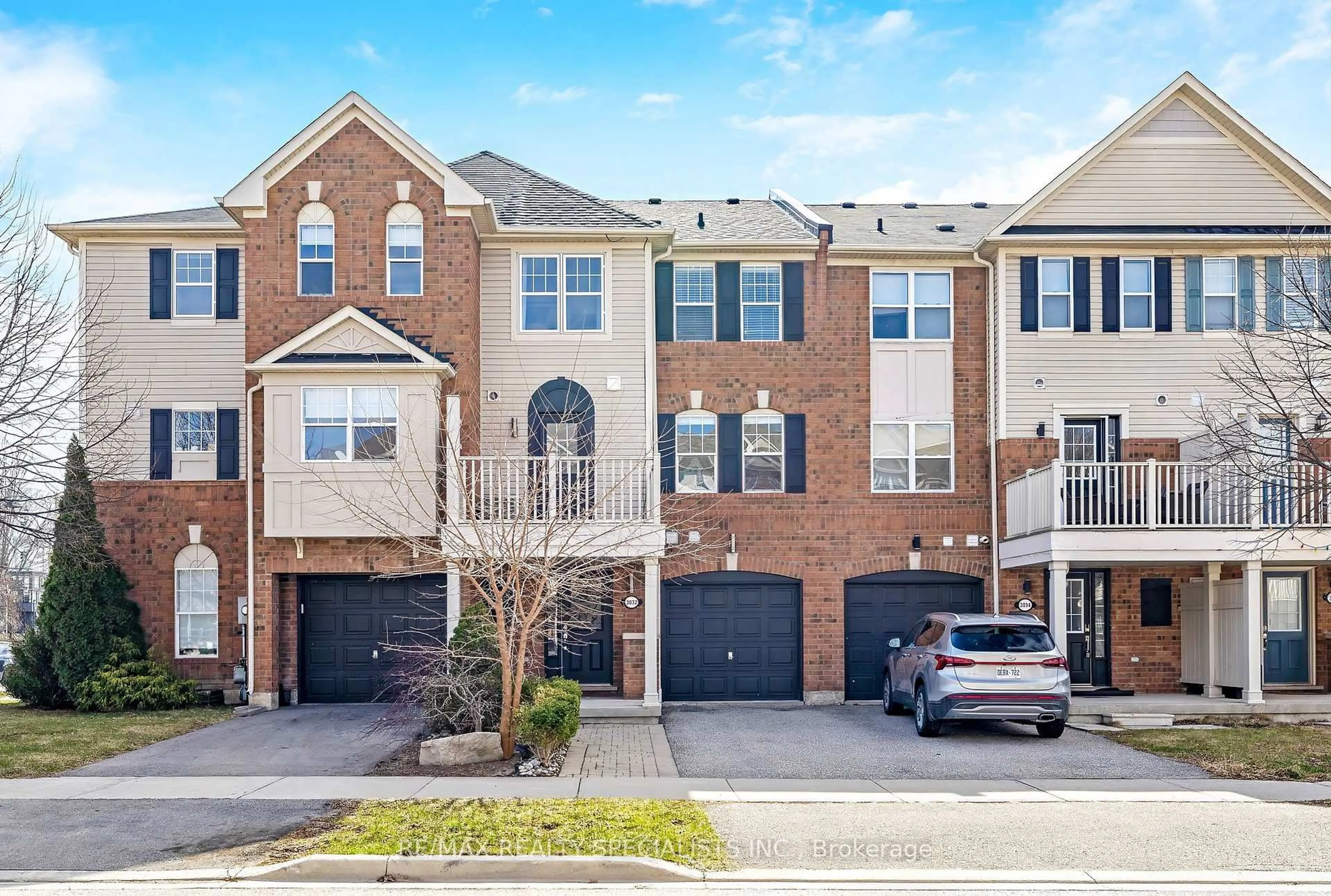 Home with brick exterior material, street for 3032 Drumloch Ave, Oakville Ontario L6M 5H8