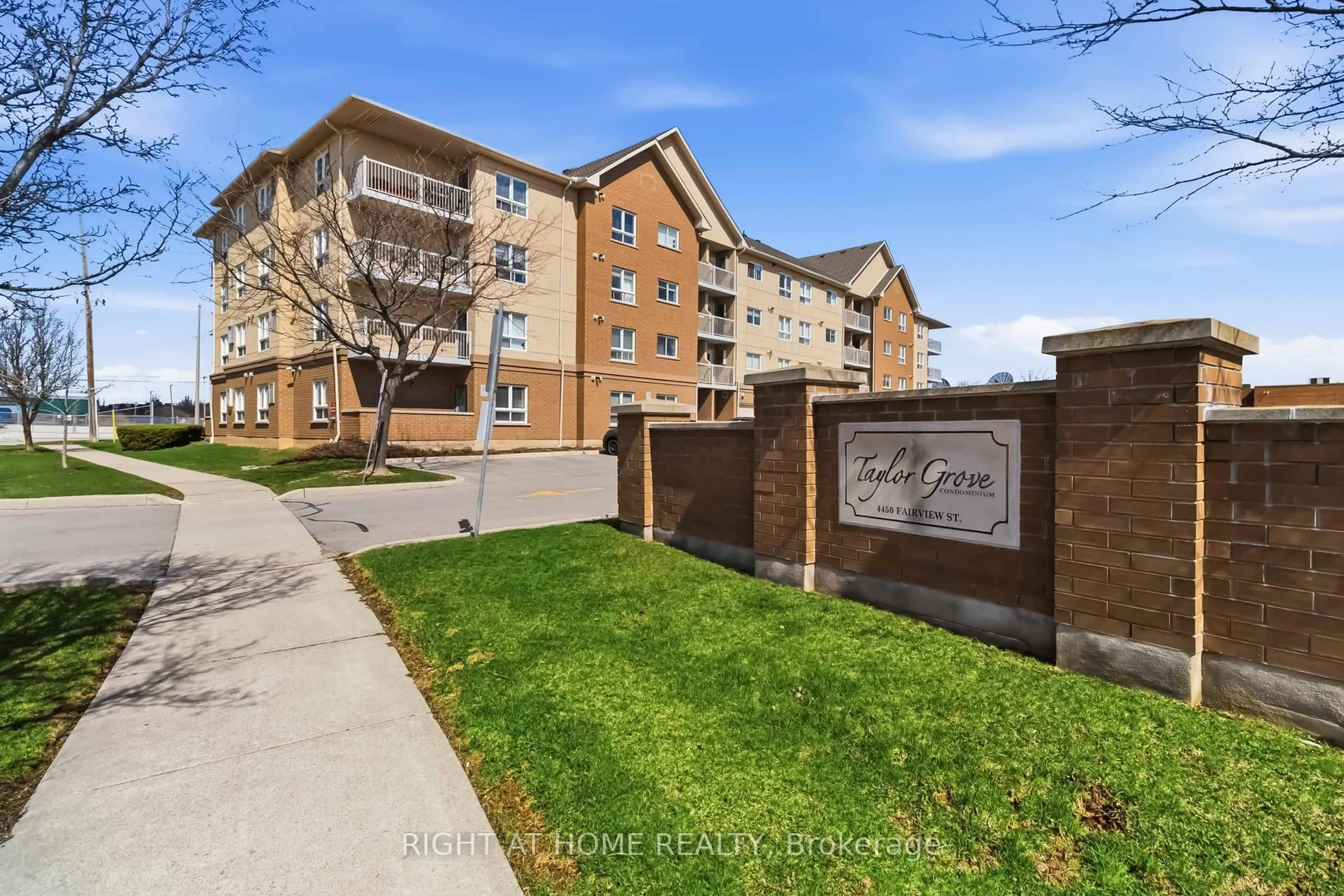 A pic from outside/outdoor area/front of a property/back of a property/a pic from drone, street for 4450 fairview St #305, Burlington Ontario L7L 7K7