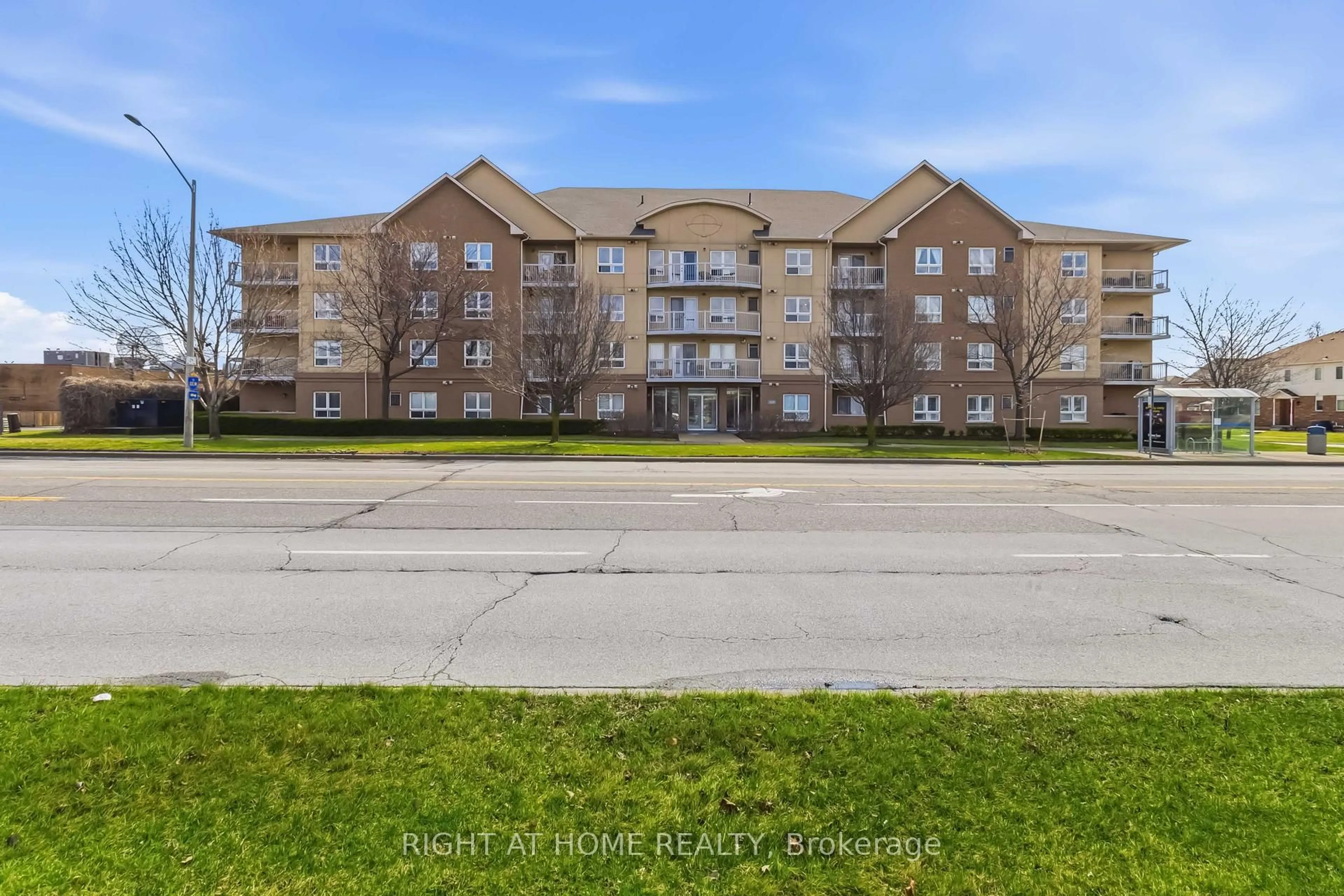A pic from outside/outdoor area/front of a property/back of a property/a pic from drone, unknown for 4450 fairview St #305, Burlington Ontario L7L 7K7