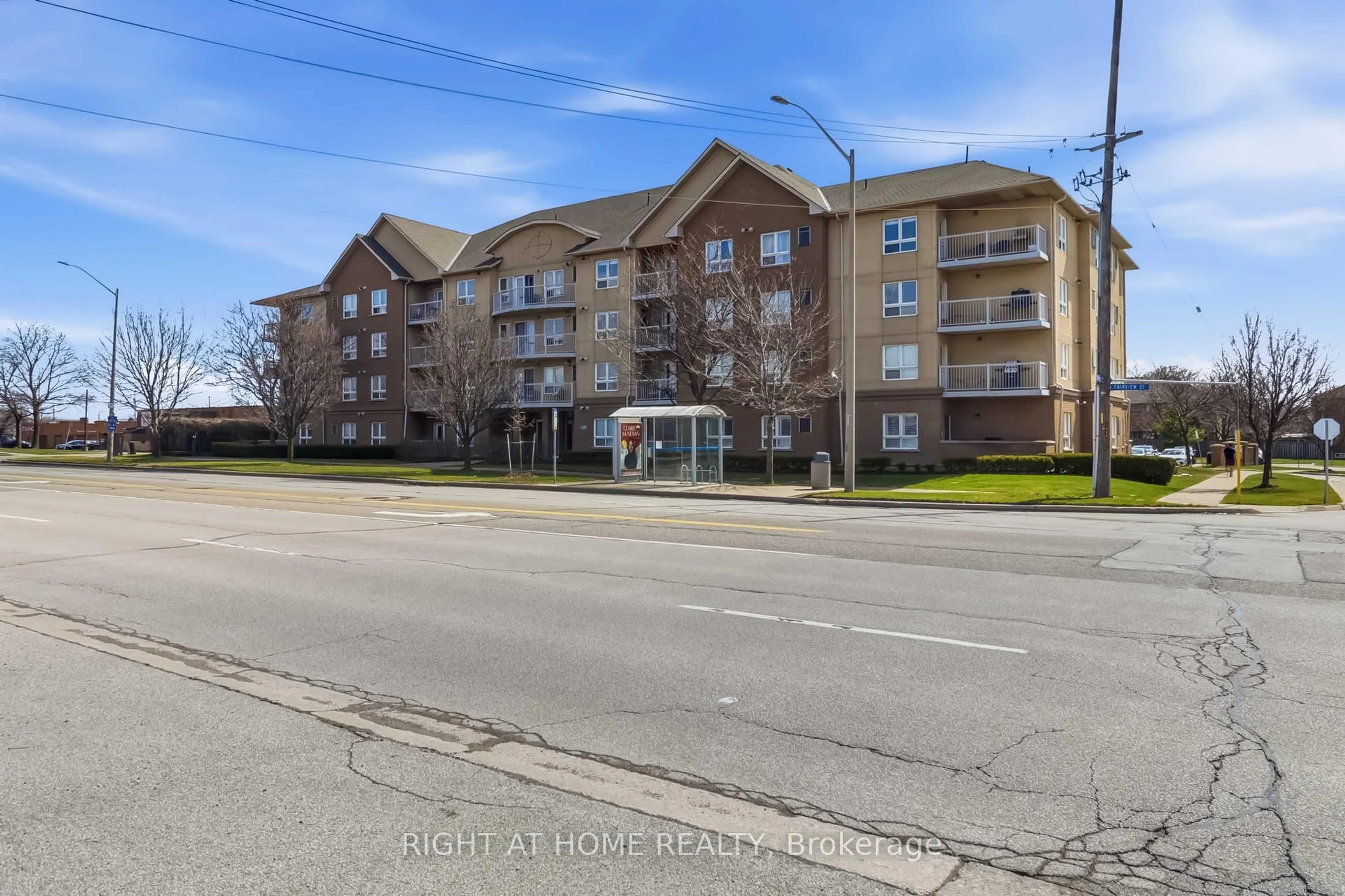 A pic from outside/outdoor area/front of a property/back of a property/a pic from drone, street for 4450 fairview St #305, Burlington Ontario L7L 7K7