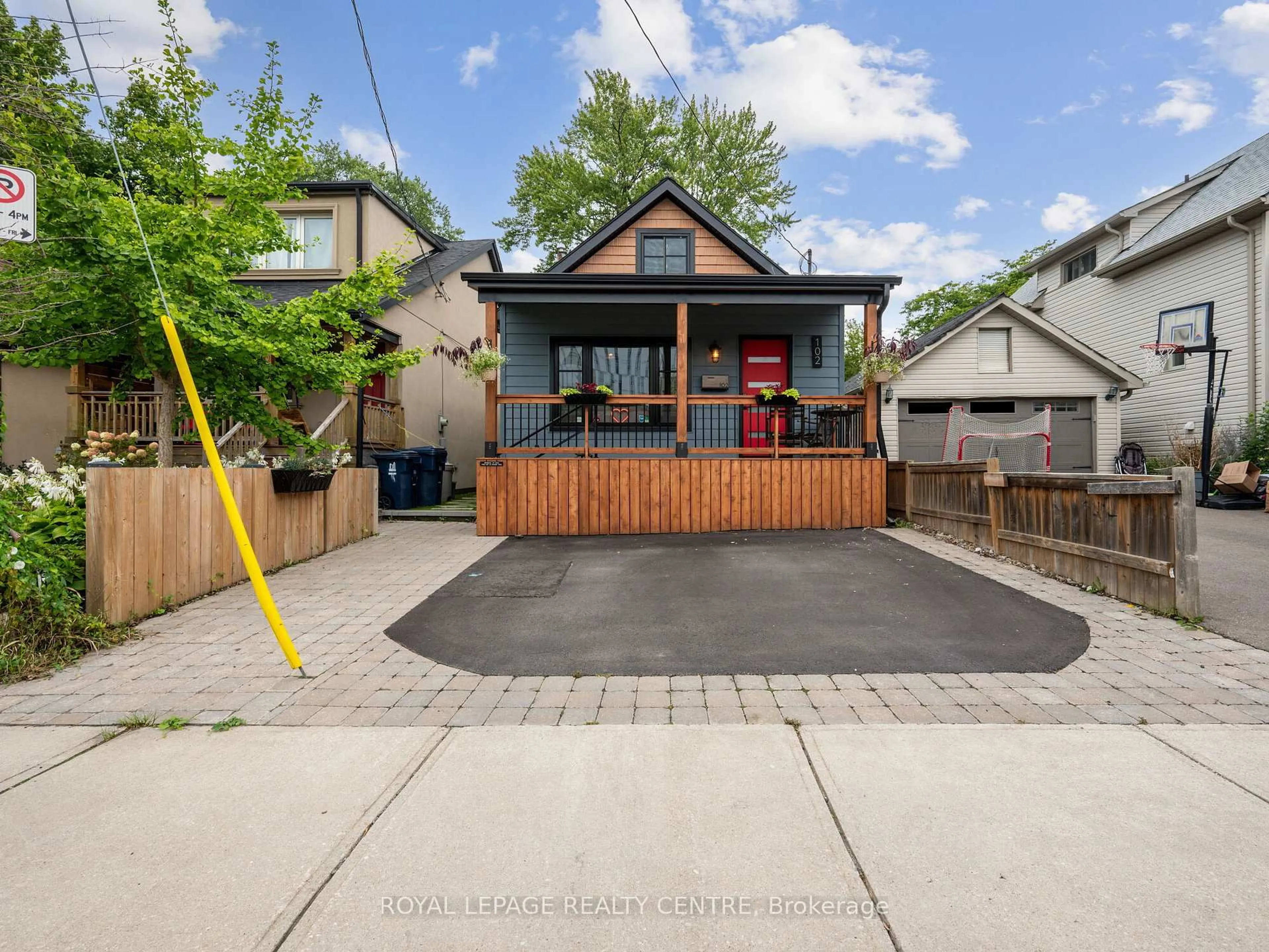 A pic from outside/outdoor area/front of a property/back of a property/a pic from drone, street for 102 Twenty Third St, Toronto Ontario M8V 3N2