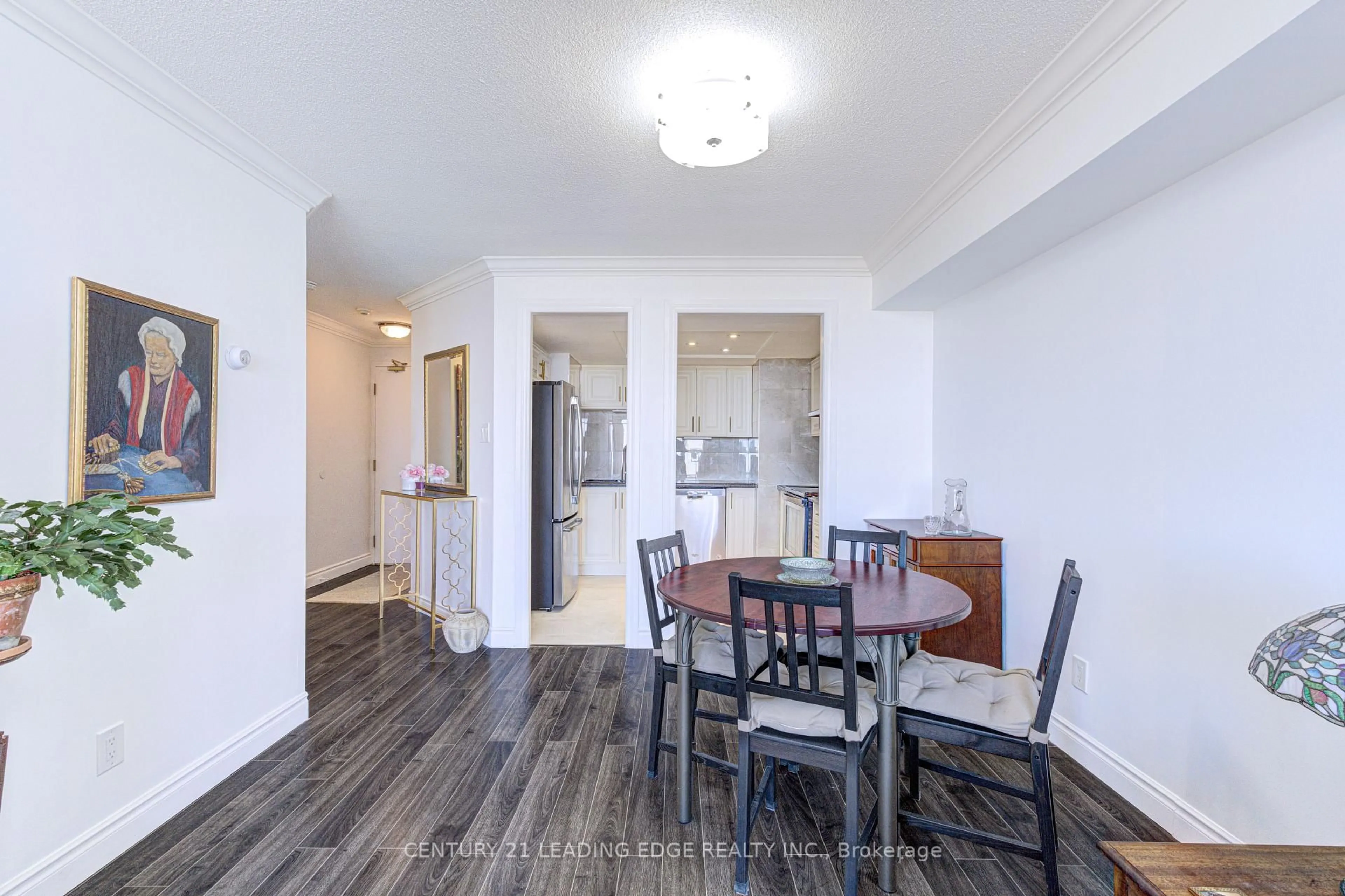 Dining room, wood/laminate floor for 4460 TUCANA Crt #1211, Mississauga Ontario L5R 3K9