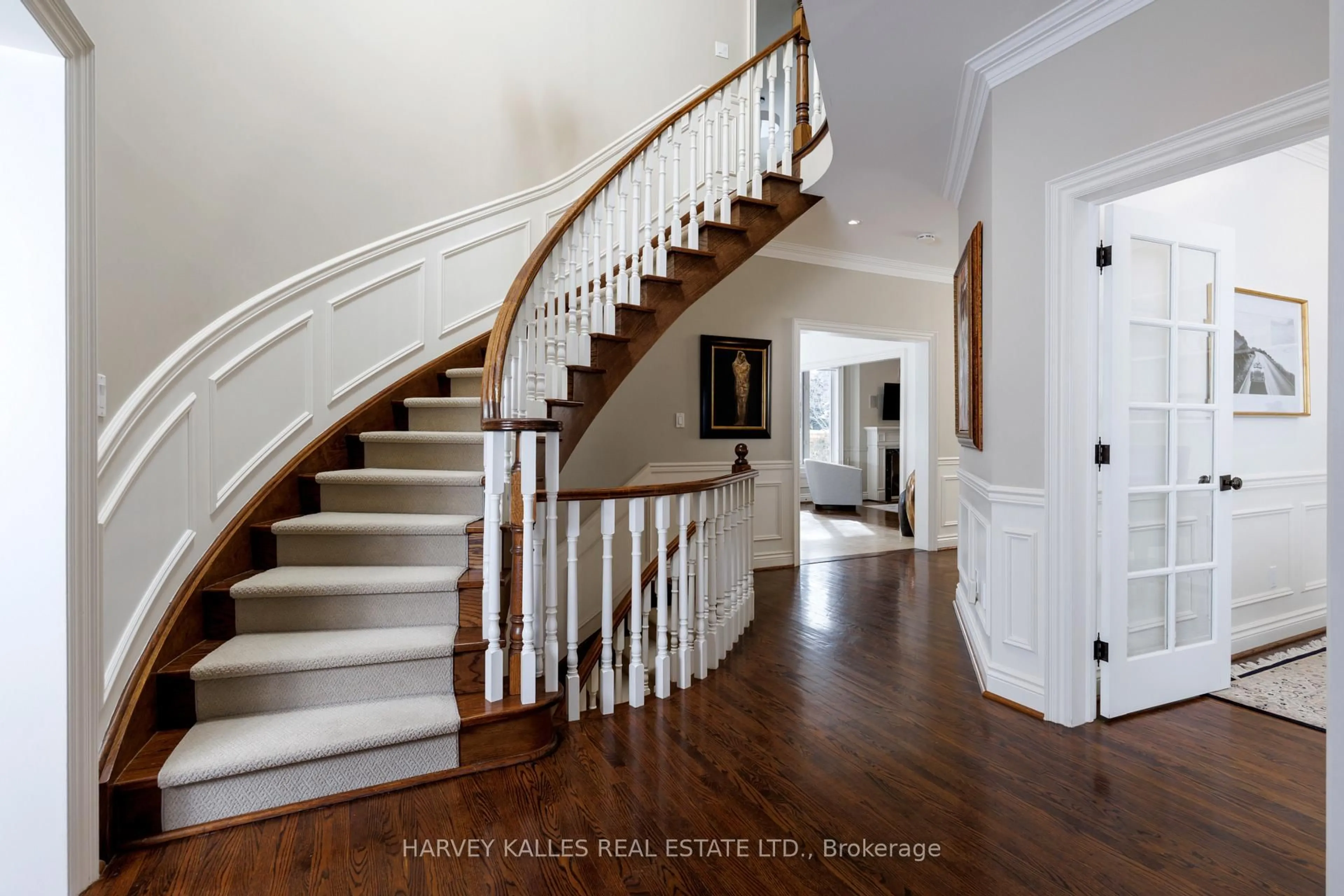 Stairs for 7 ROMNEY Rd, Toronto Ontario M9A 4E9