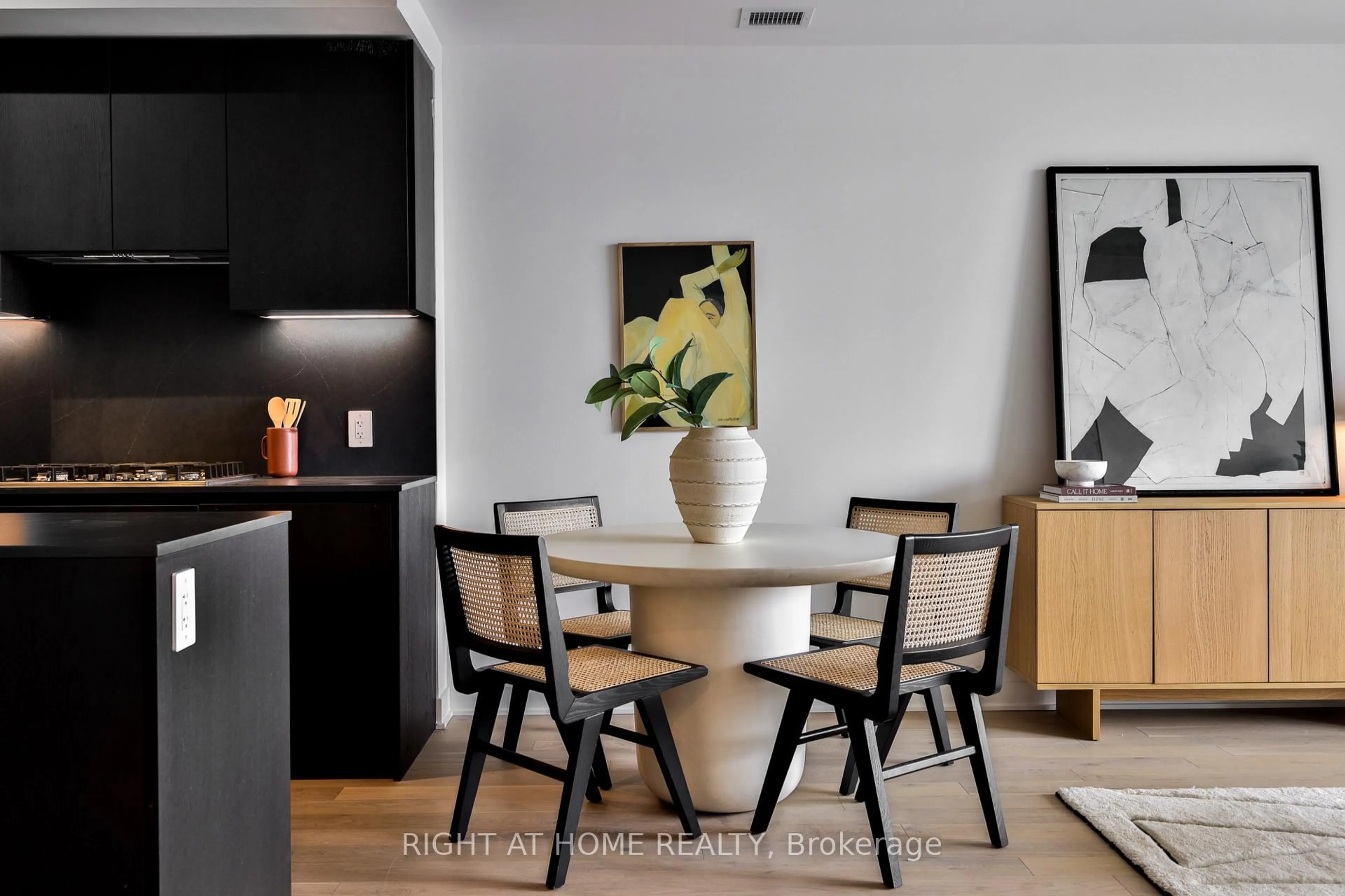 Unknown for 2720 Dundas St #PH 6, Toronto Ontario M6P 1Y2