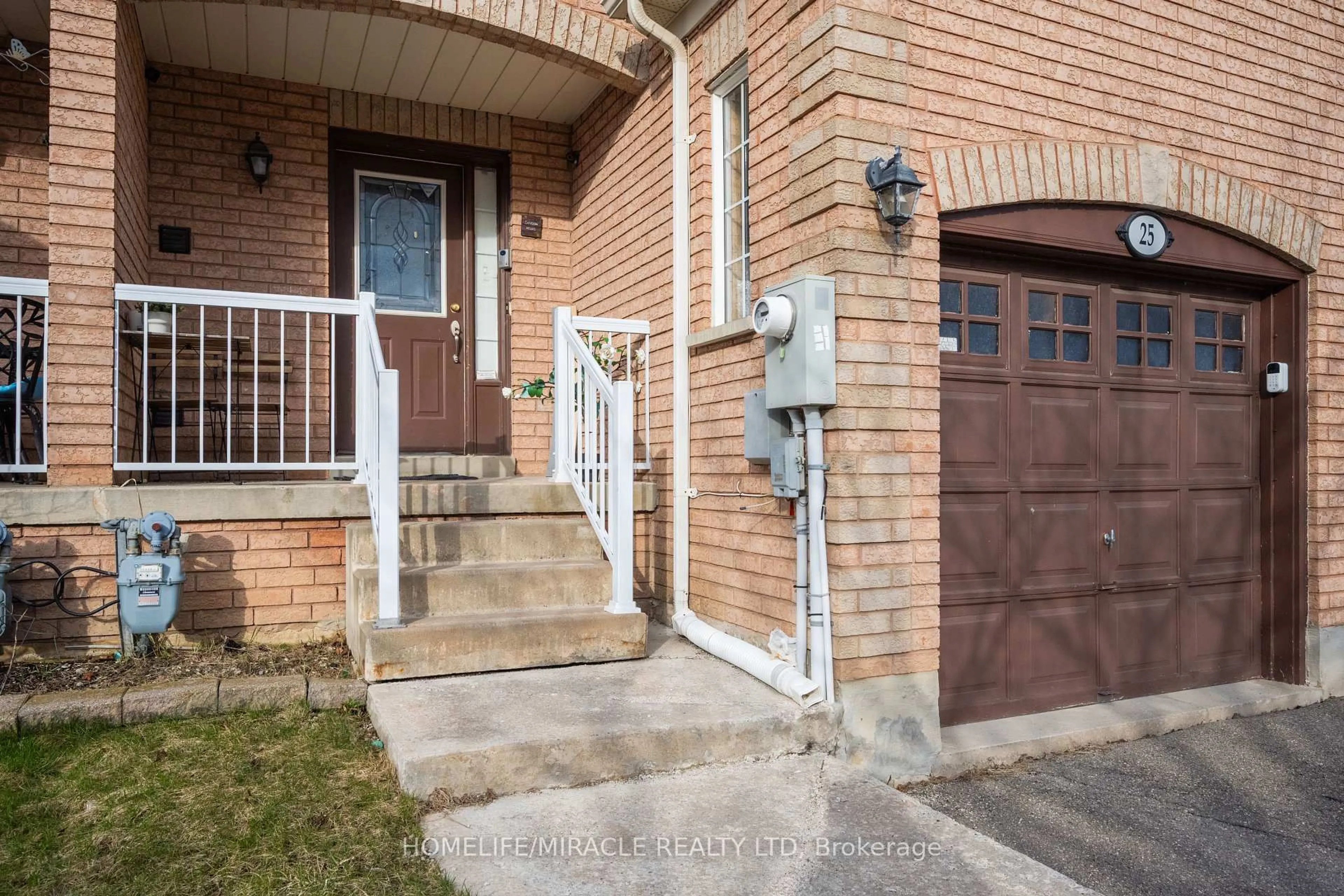 Unknown for 25 Tinsmith St, Brampton Ontario L7A 1N1