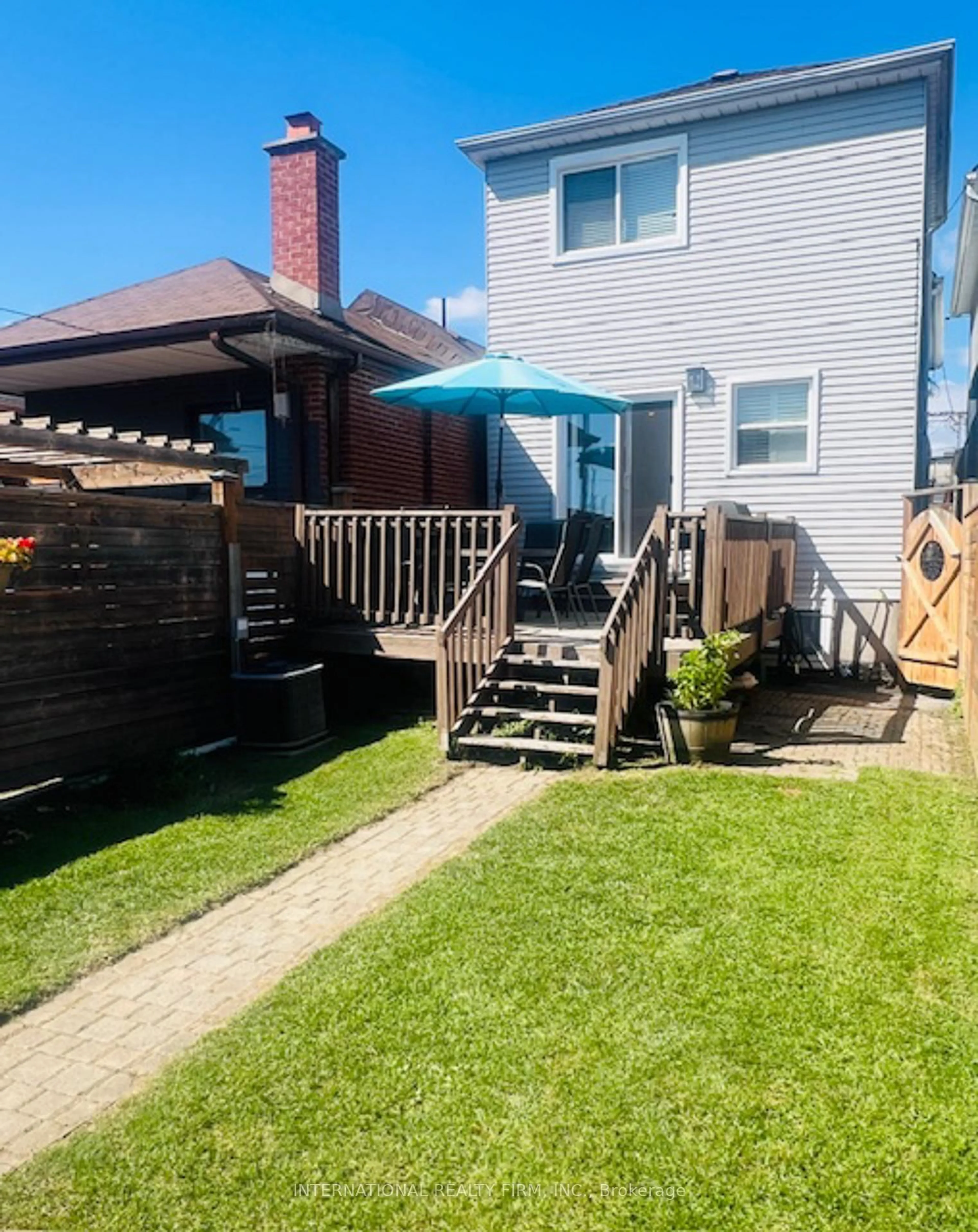 Patio, street for 25 Teignmouth Ave, Toronto Ontario M6E 1S6