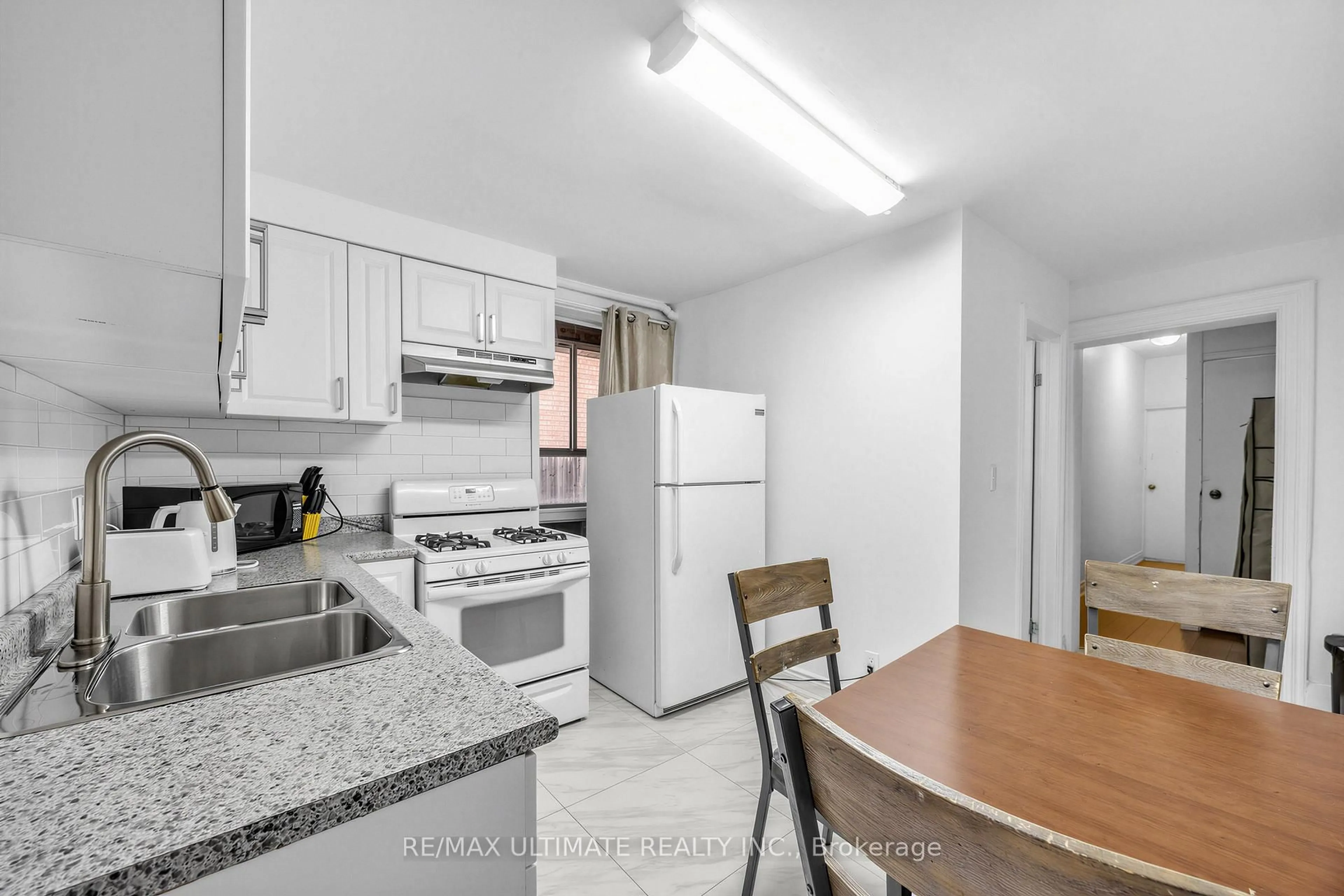 Standard kitchen, unknown for 57 Shanly St, Toronto Ontario M6H 1S4