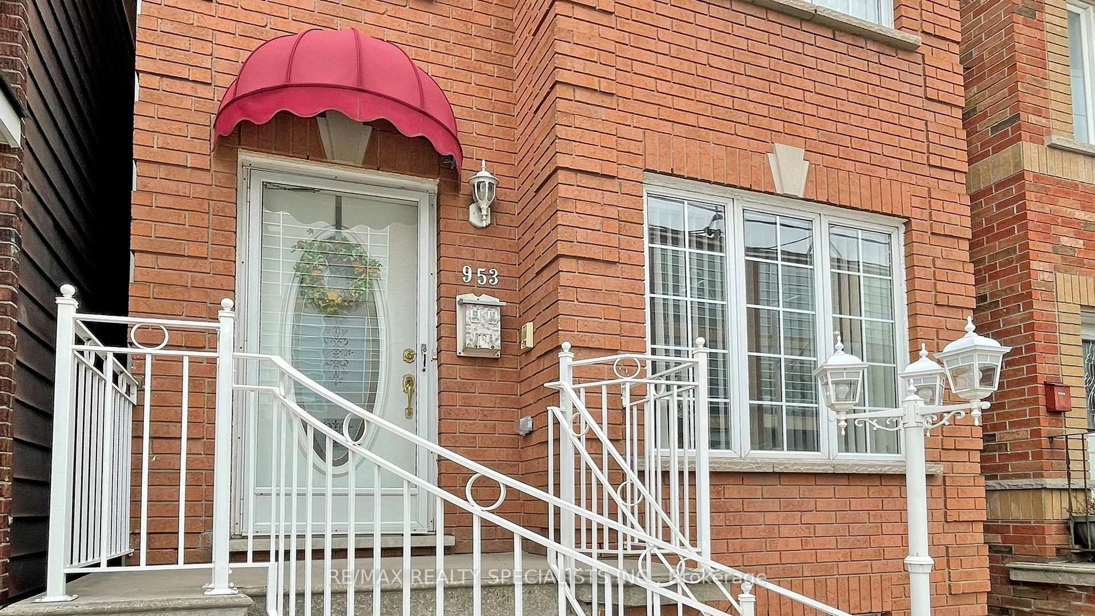 Unknown for 953 Dupont St, Toronto Ontario M6H 1Z4