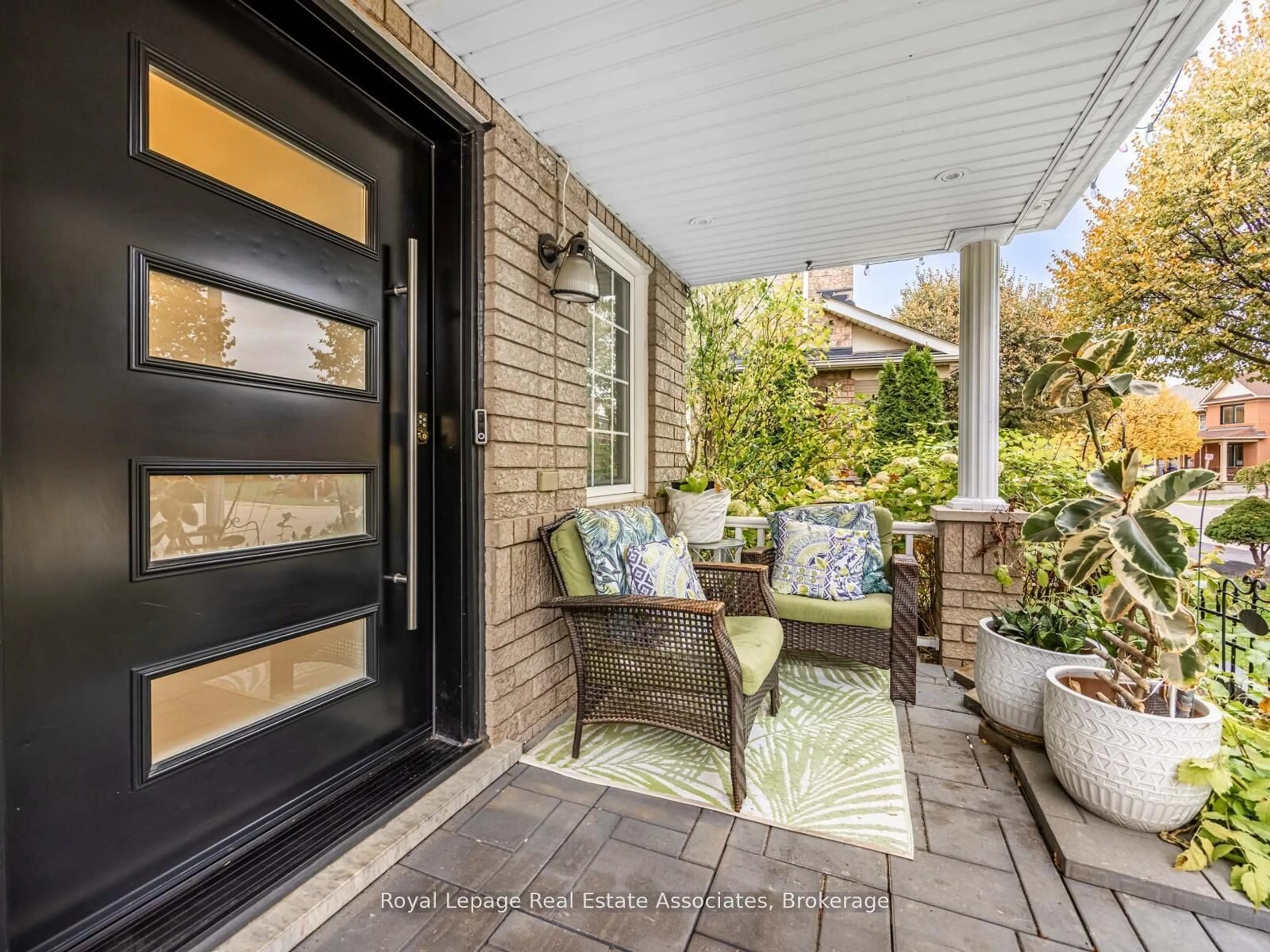 Indoor entryway for 6214 Miriam Way, Mississauga Ontario L5N 8J6