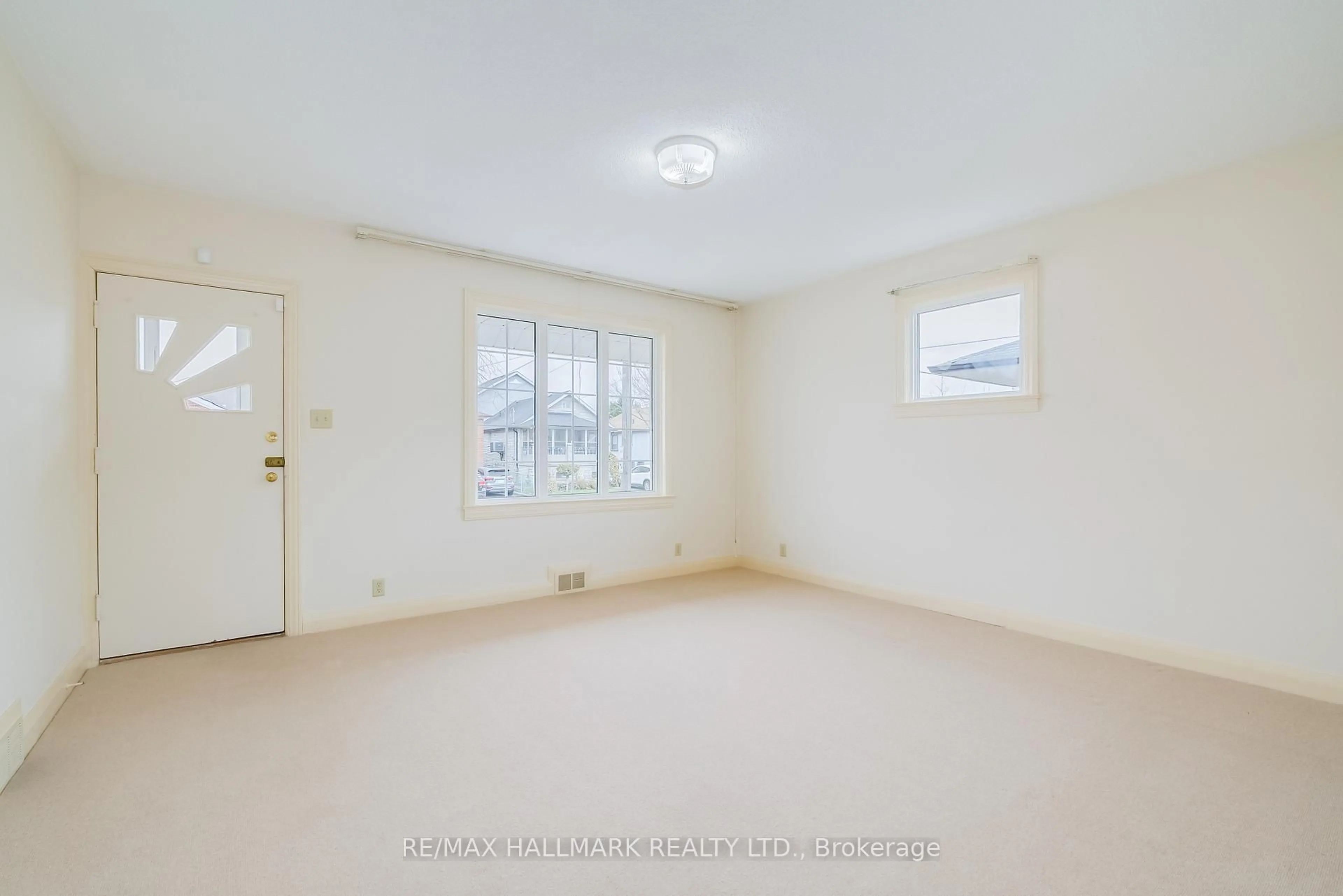 A pic of a room for 945 Glencairn Ave, Toronto Ontario M6B 2A6
