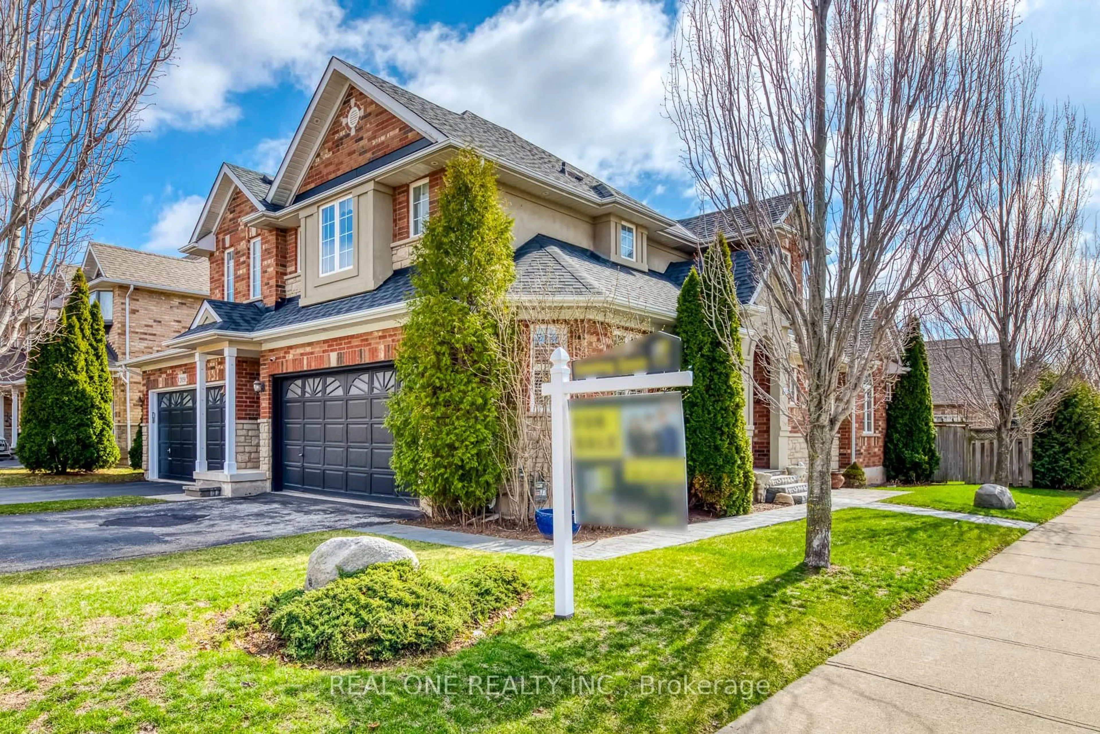 Home with brick exterior material, street for 2363 Parkglen Ave, Oakville Ontario L6M 4Y4