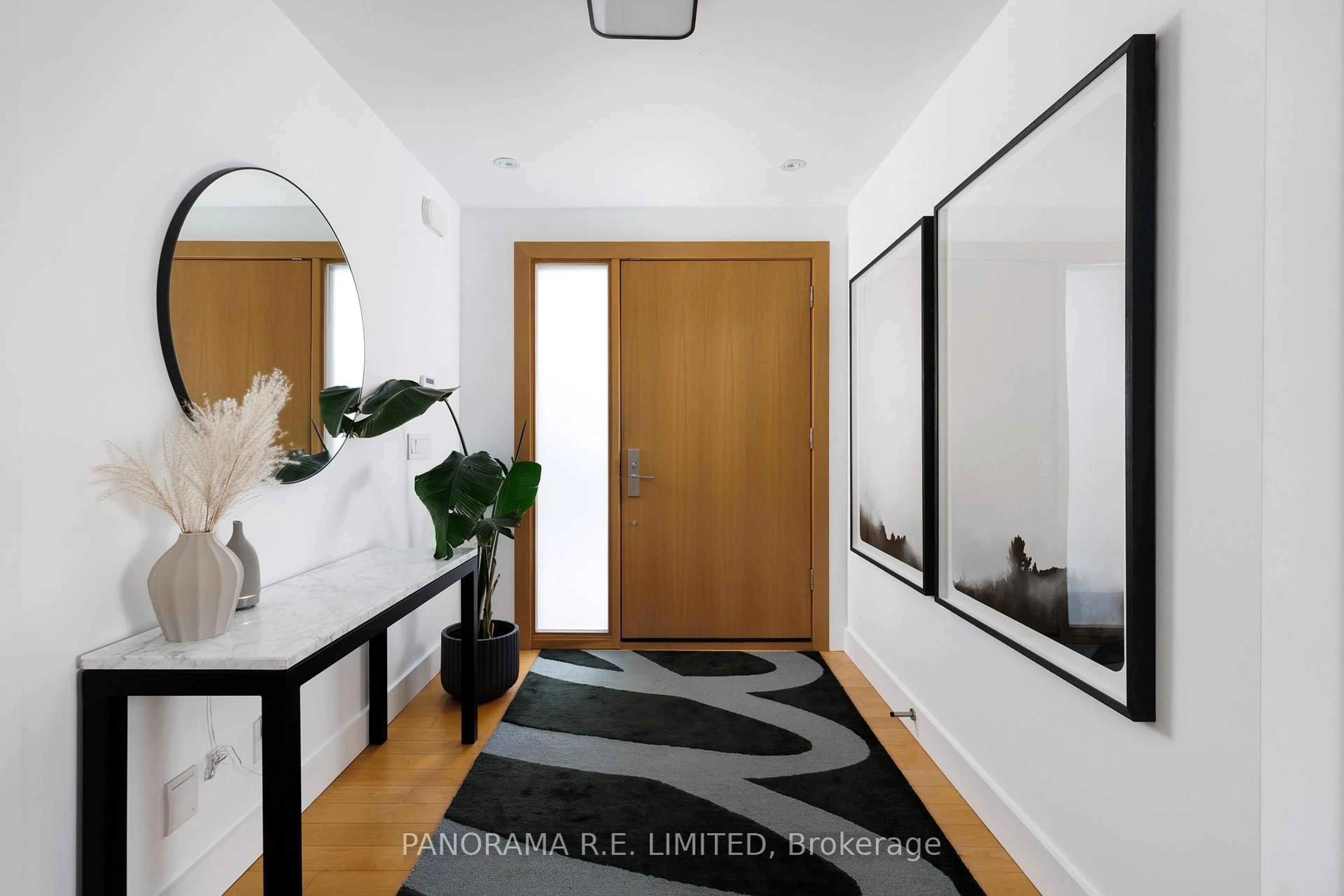 Indoor entryway for 8 Greenford Rd, Toronto Ontario M9A 3E6