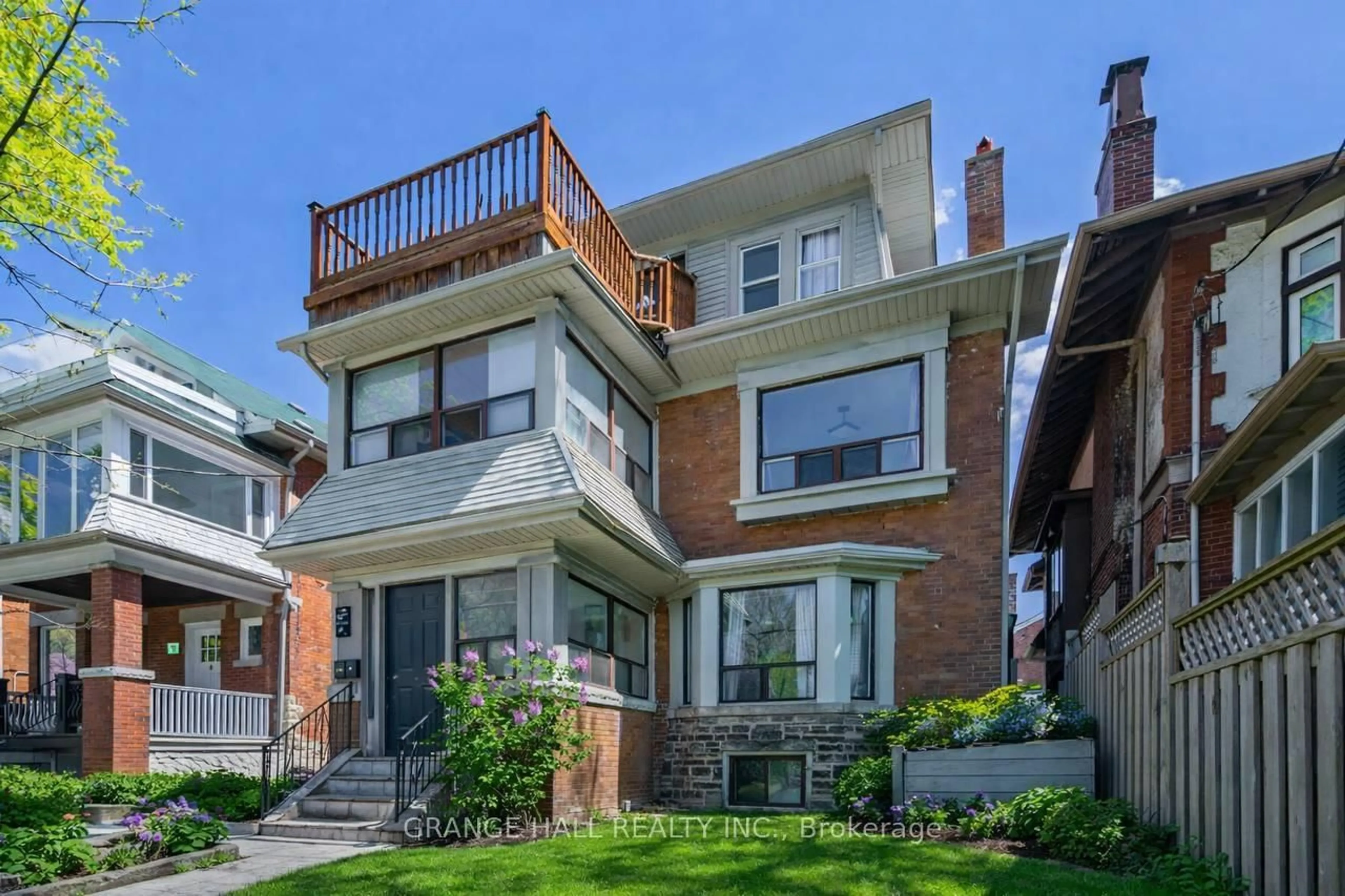 Home with brick exterior material, street for 189 Parkside Dr, Toronto Ontario M6R 2Z1