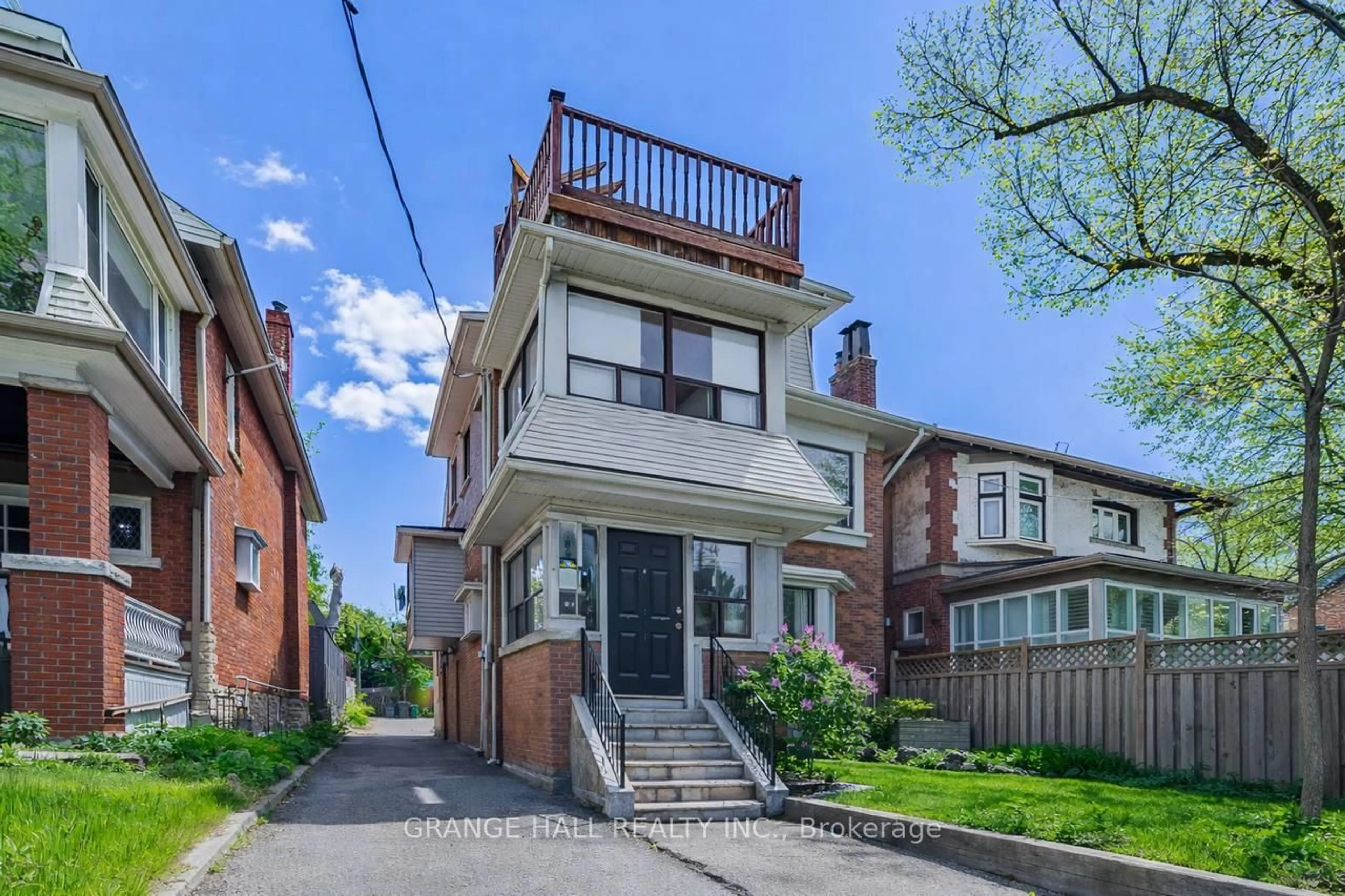 Home with brick exterior material, street for 189 Parkside Dr, Toronto Ontario M6R 2Z1