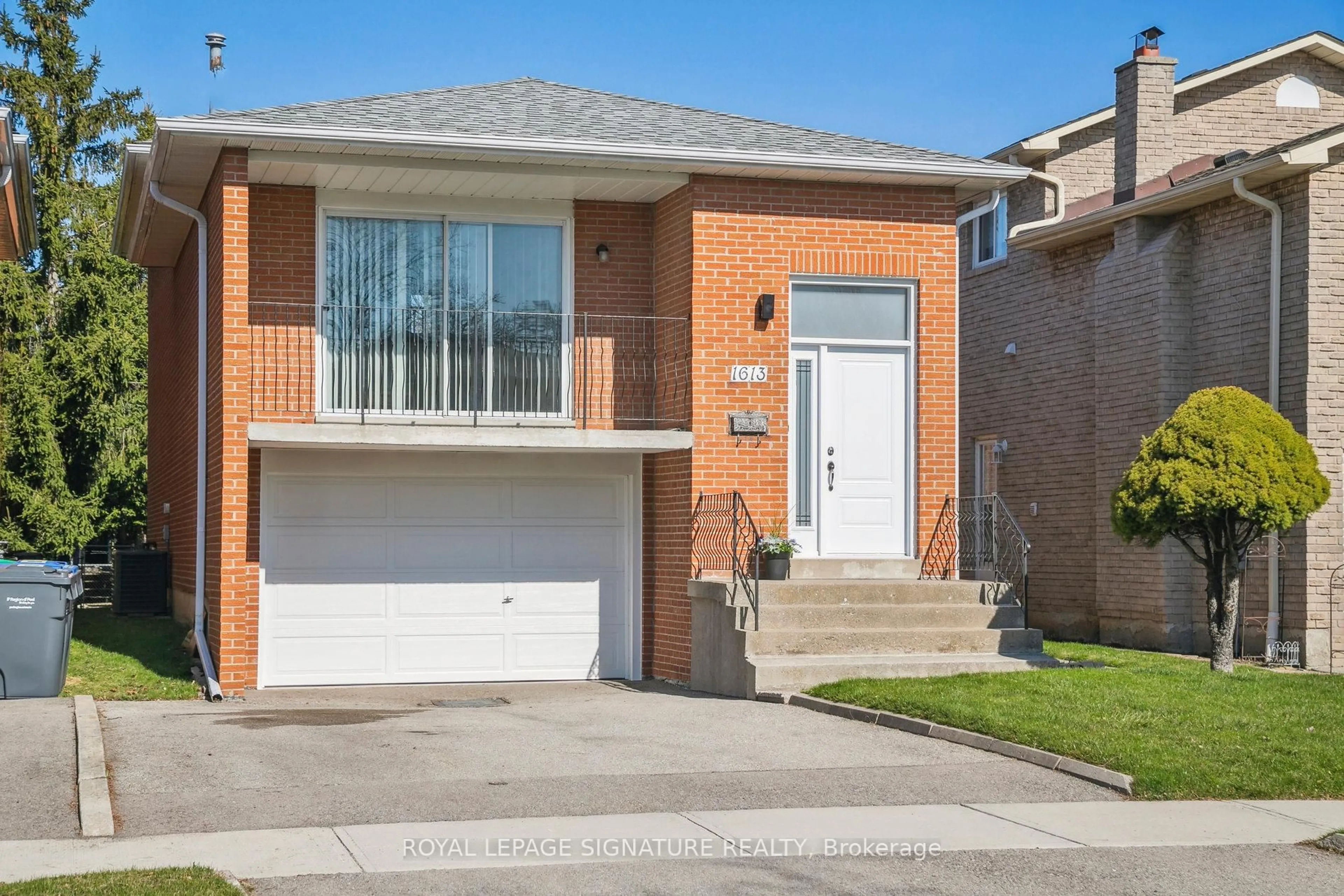 Home with brick exterior material, street for 1613 Lewes Way, Mississauga Ontario L4W 3H5