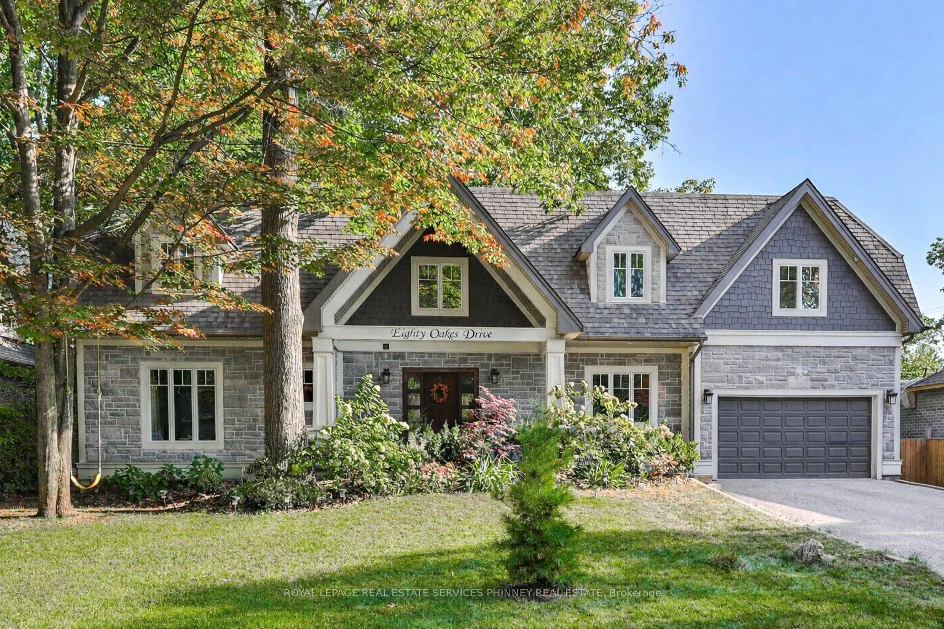 Home with brick exterior material, street for 80 Oakes Dr, Mississauga Ontario L5G 3M1