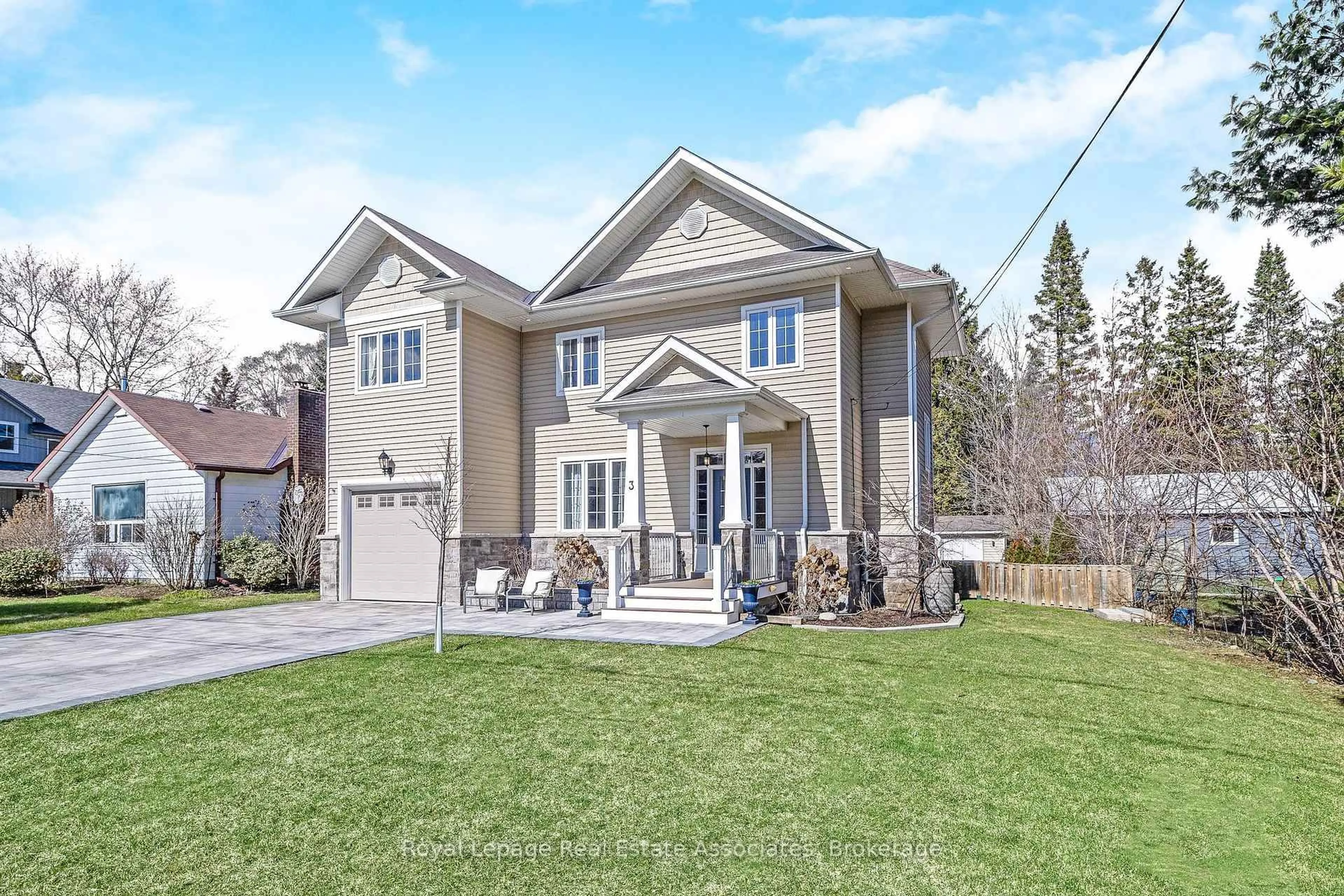 Home with brick exterior material, street for 3 Beaver St, Halton Hills Ontario L7G 3P4