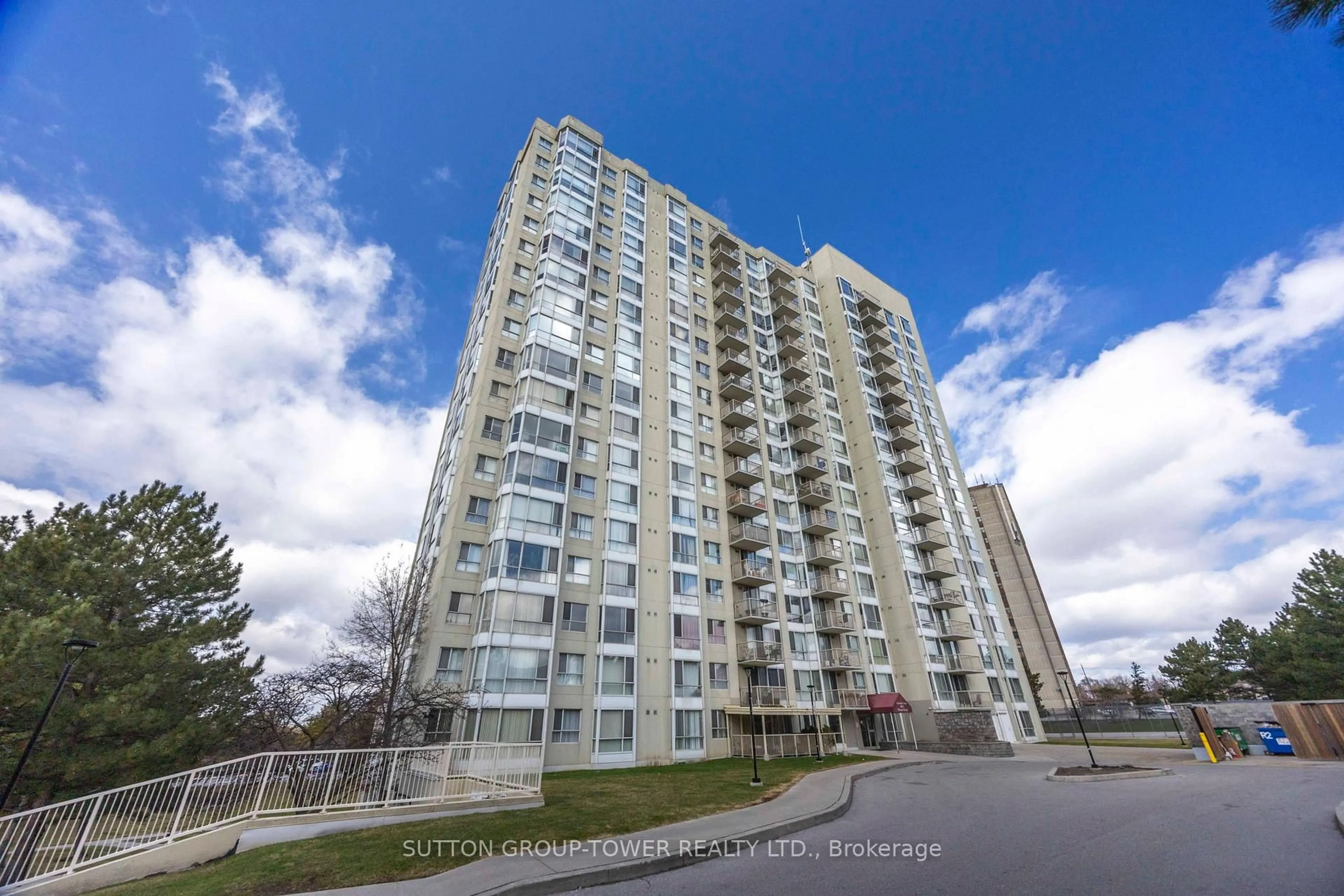 A pic from outside/outdoor area/front of a property/back of a property/a pic from drone, building for 3077 Weston Rd #1901, Toronto Ontario M9M 3A1