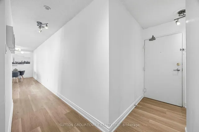 3077 Weston Rd #1901, Toronto 4