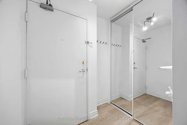 3077 Weston Rd #1901, Toronto 5