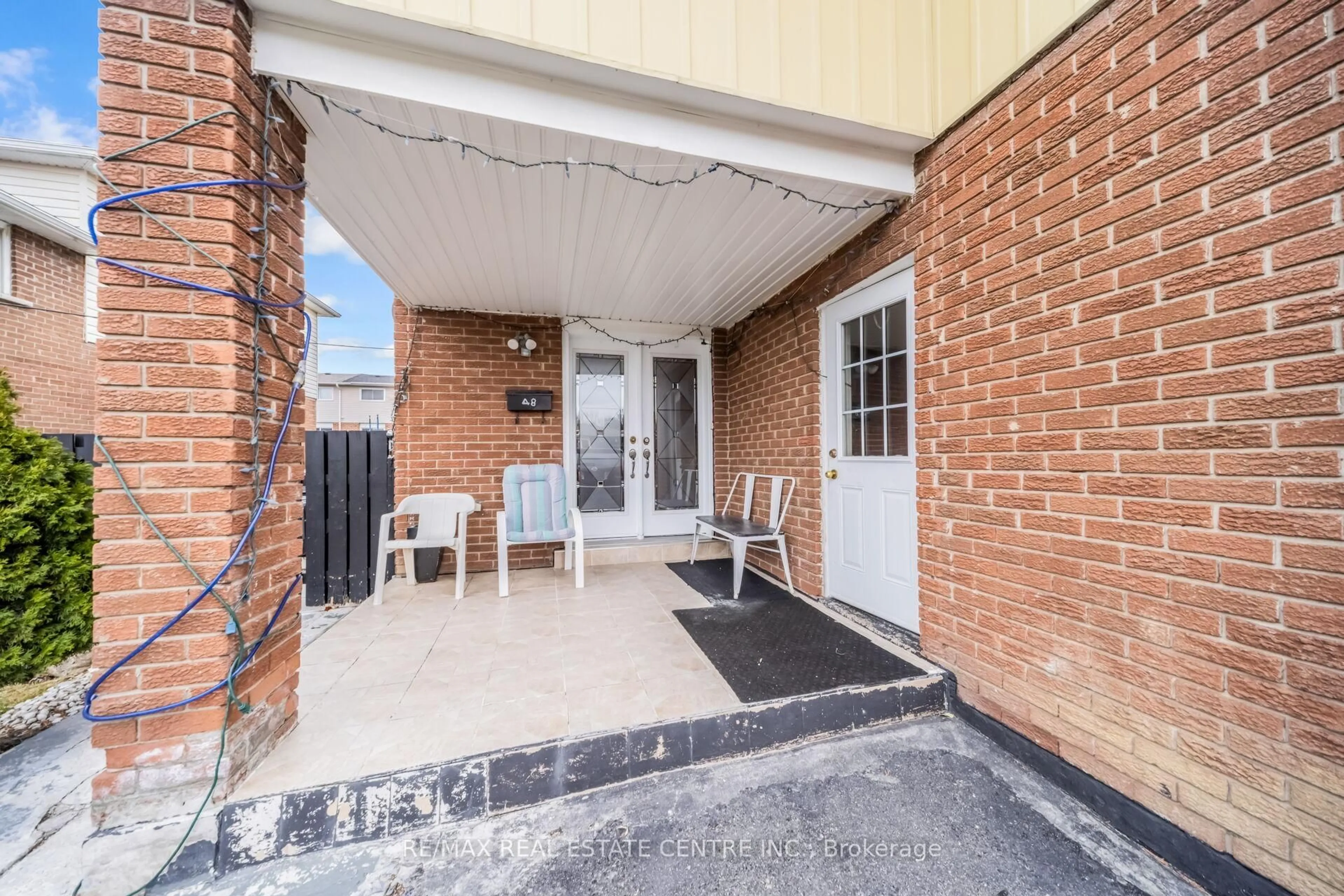 Patio, street for 48 Horne Dr, Brampton Ontario L6V 2V3