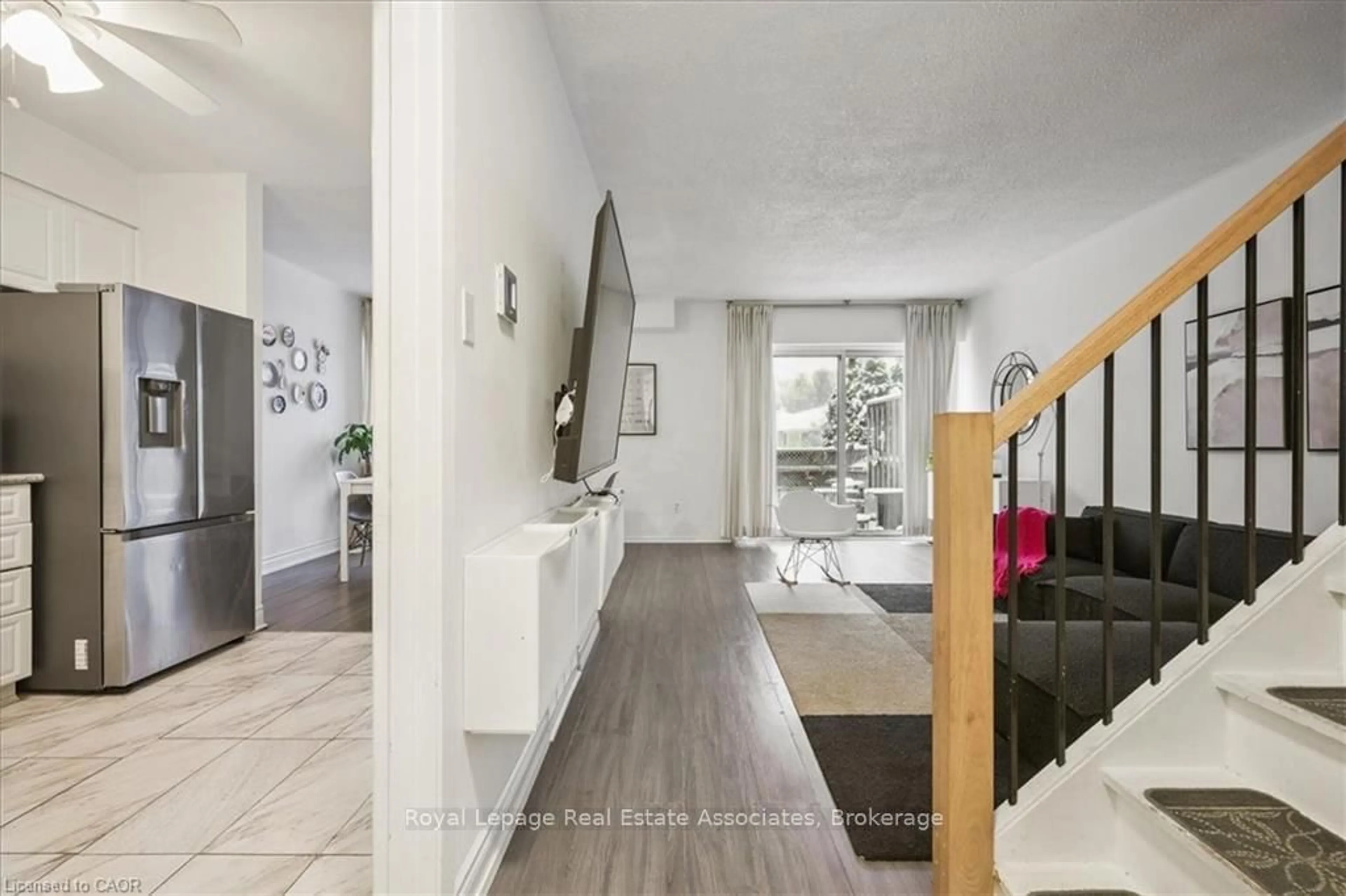 Indoor entryway for 1230 Gripsholm Rd #17, Mississauga Ontario L4Y 2G9