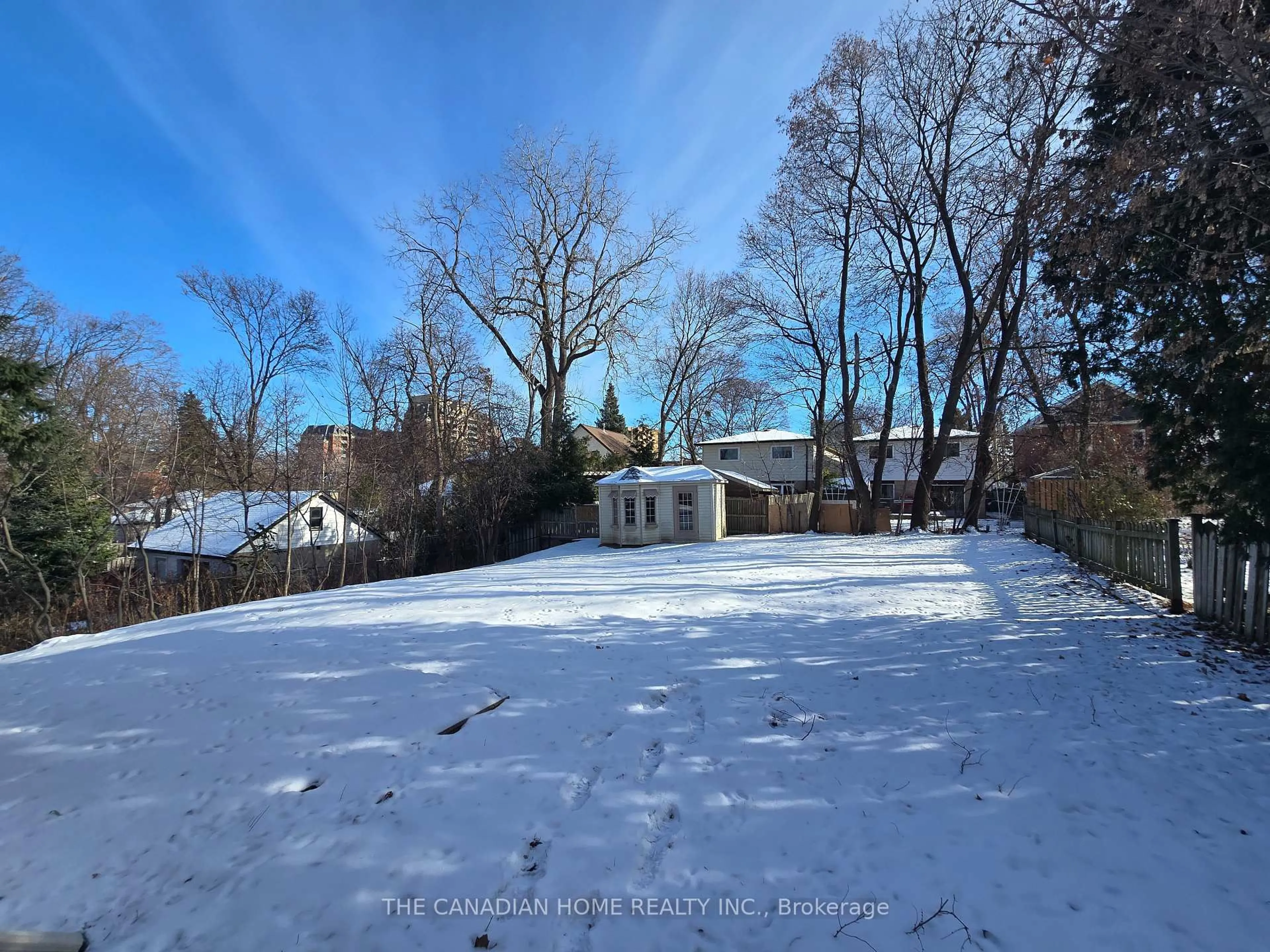 A pic from outside/outdoor area/front of a property/back of a property/a pic from drone, unknown for 43 David St St, Brampton Ontario L6X 1J3