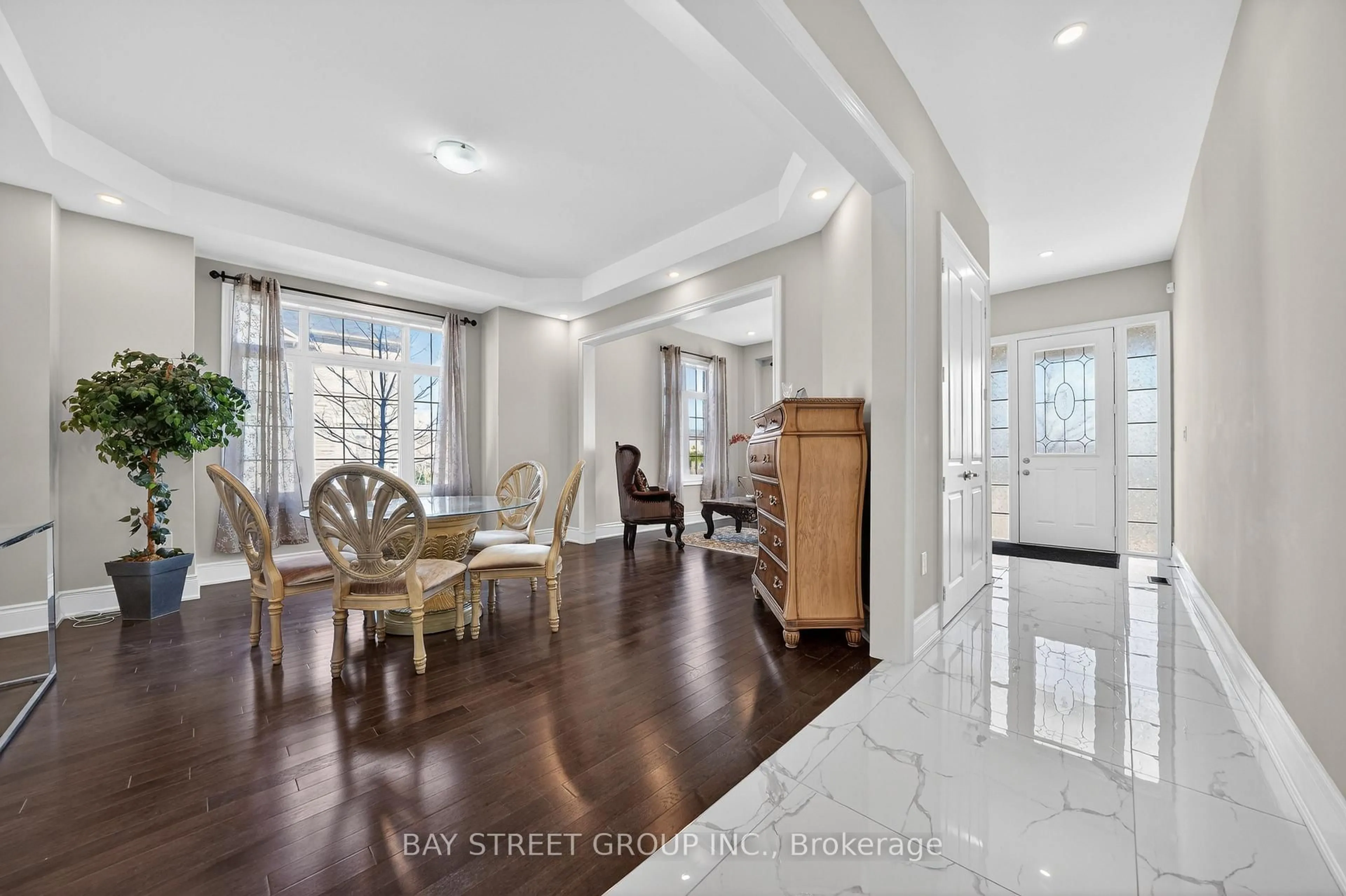 Unknown for 425 Threshing Mill Blvd, Oakville Ontario L6H 0T4