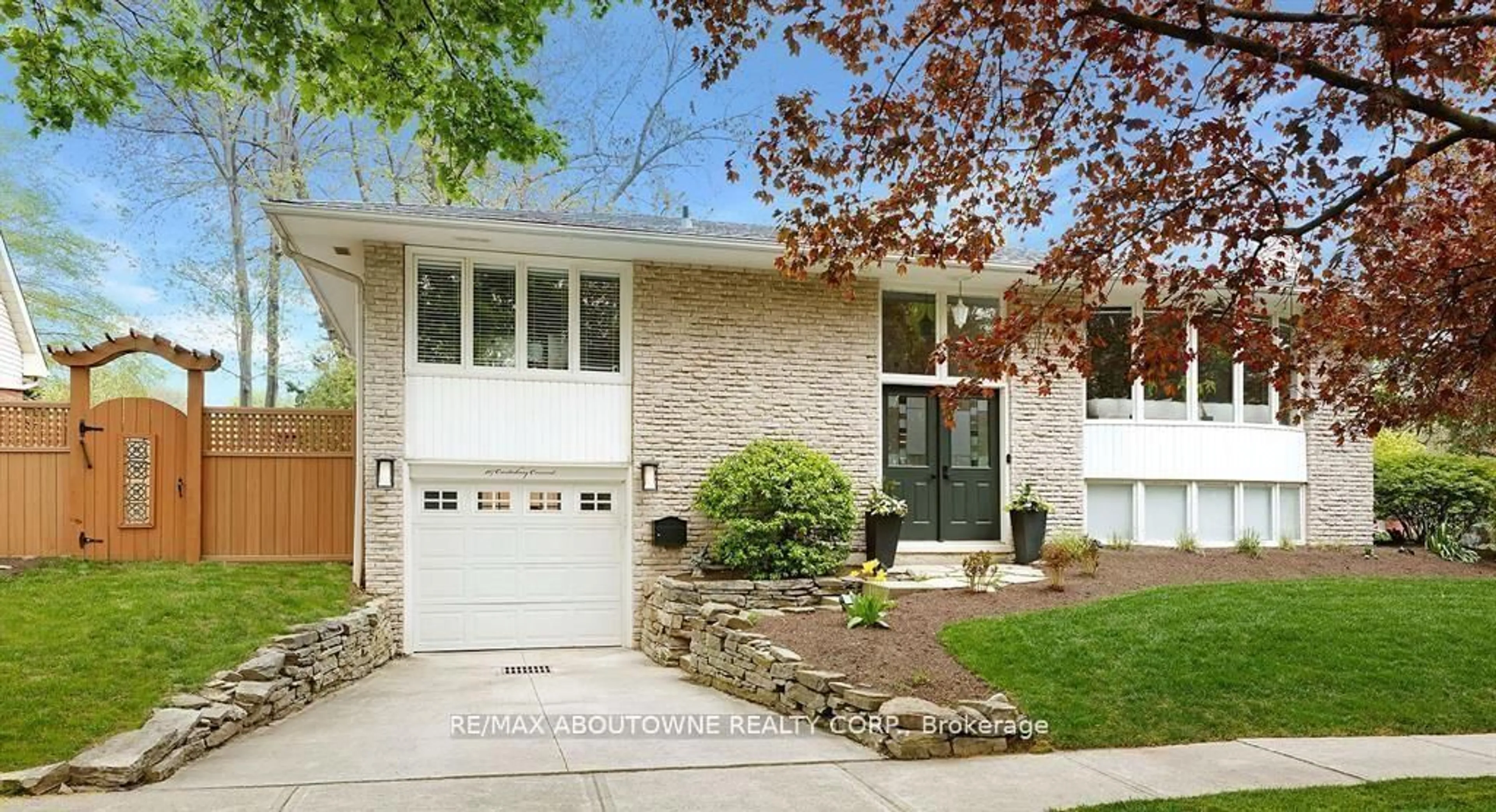 Home with brick exterior material, street for 407 Canterbury Cres, Oakville Ontario L6J 5K8