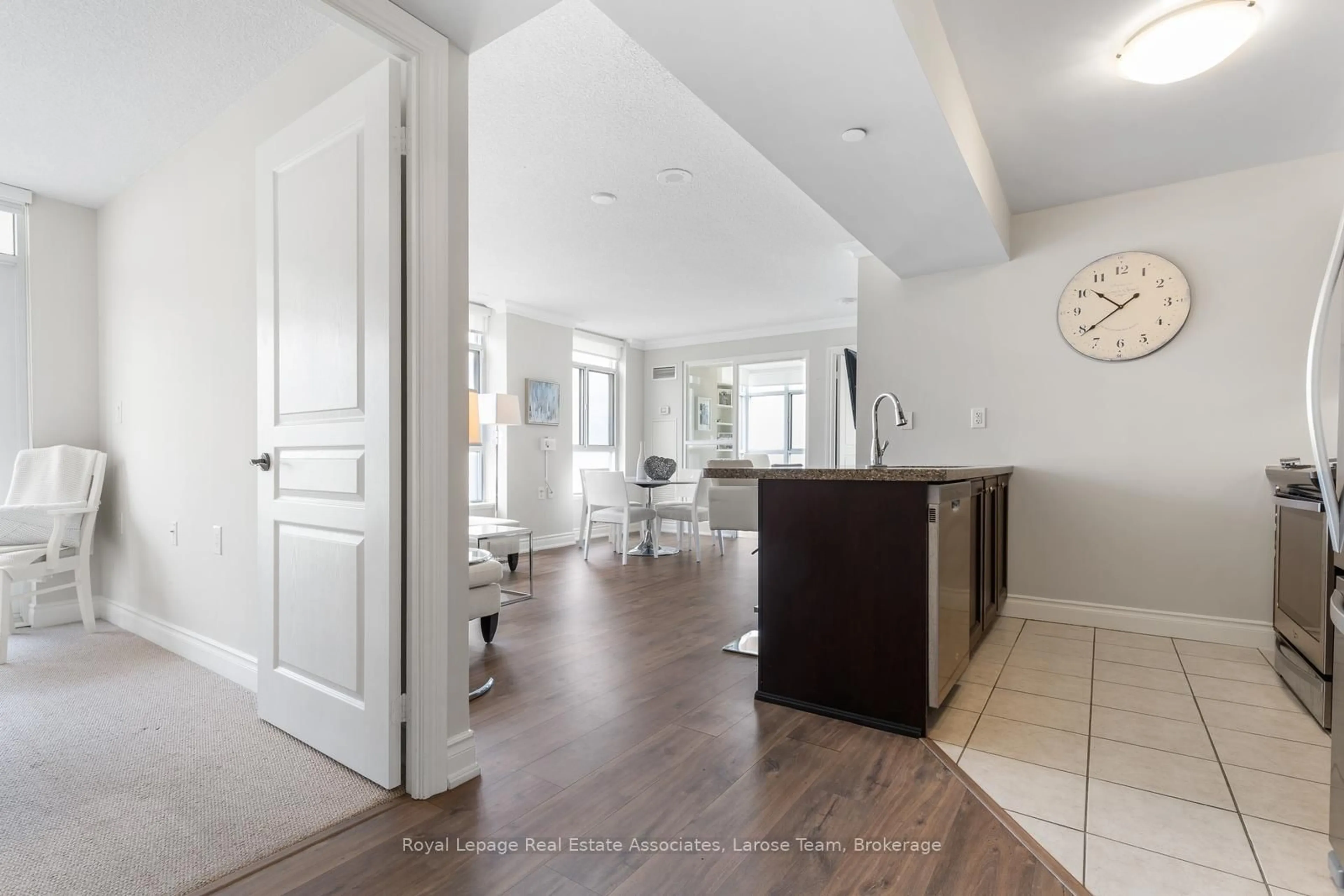 Unknown for 3 Marine Parade Dr #1108, Toronto Ontario M8V 3Z5