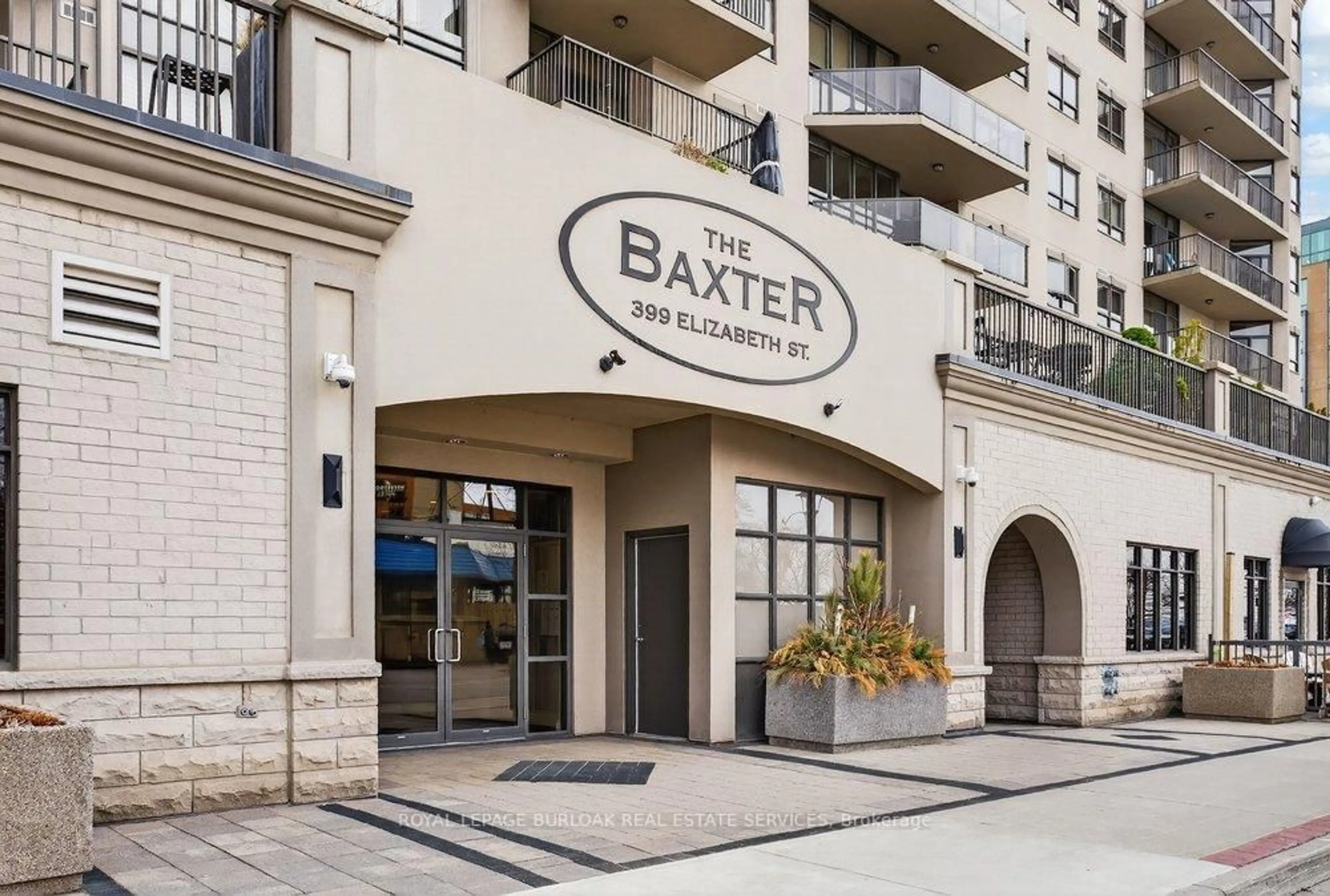 Indoor foyer for 399 Elizabeth St #412, Burlington Ontario L7R 0A4