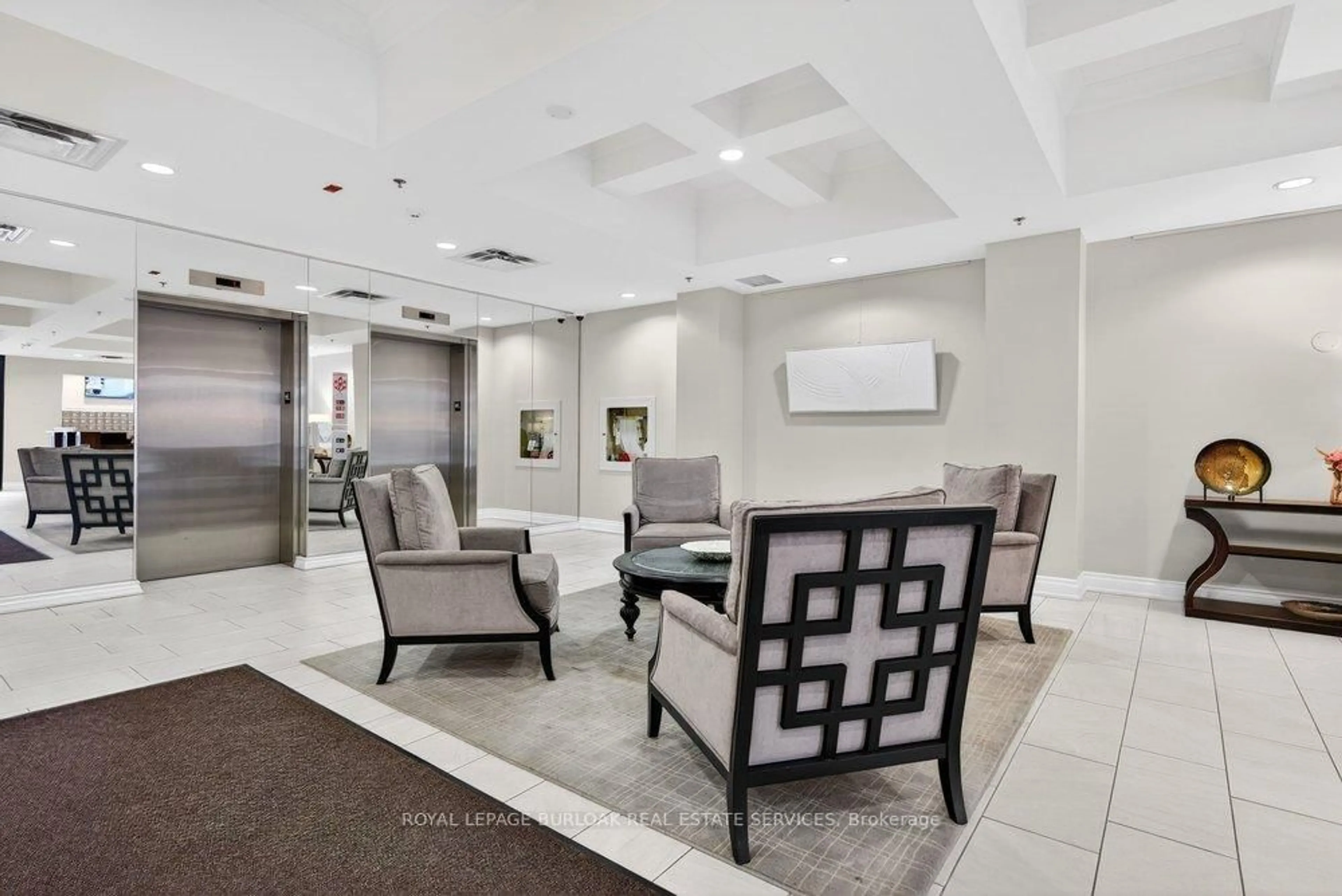 Lobby for 399 Elizabeth St #412, Burlington Ontario L7R 0A4