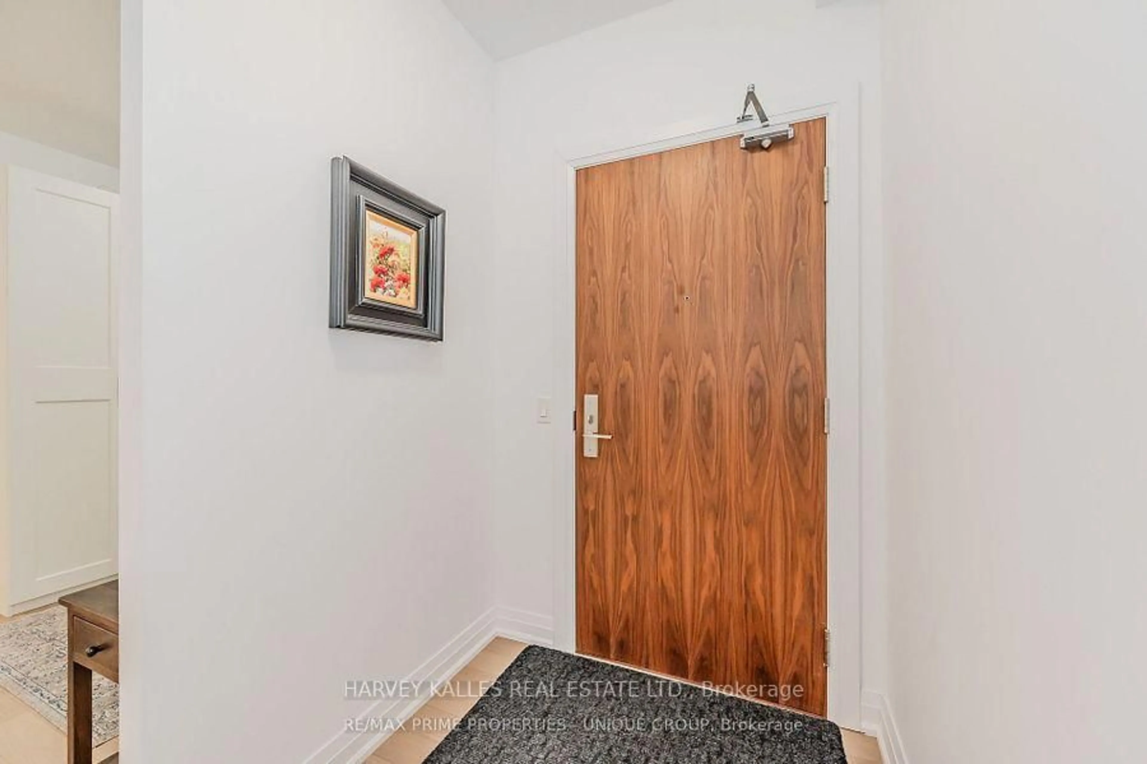Indoor entryway for 2025 Maria St #501, Burlington Ontario L7R 0E9