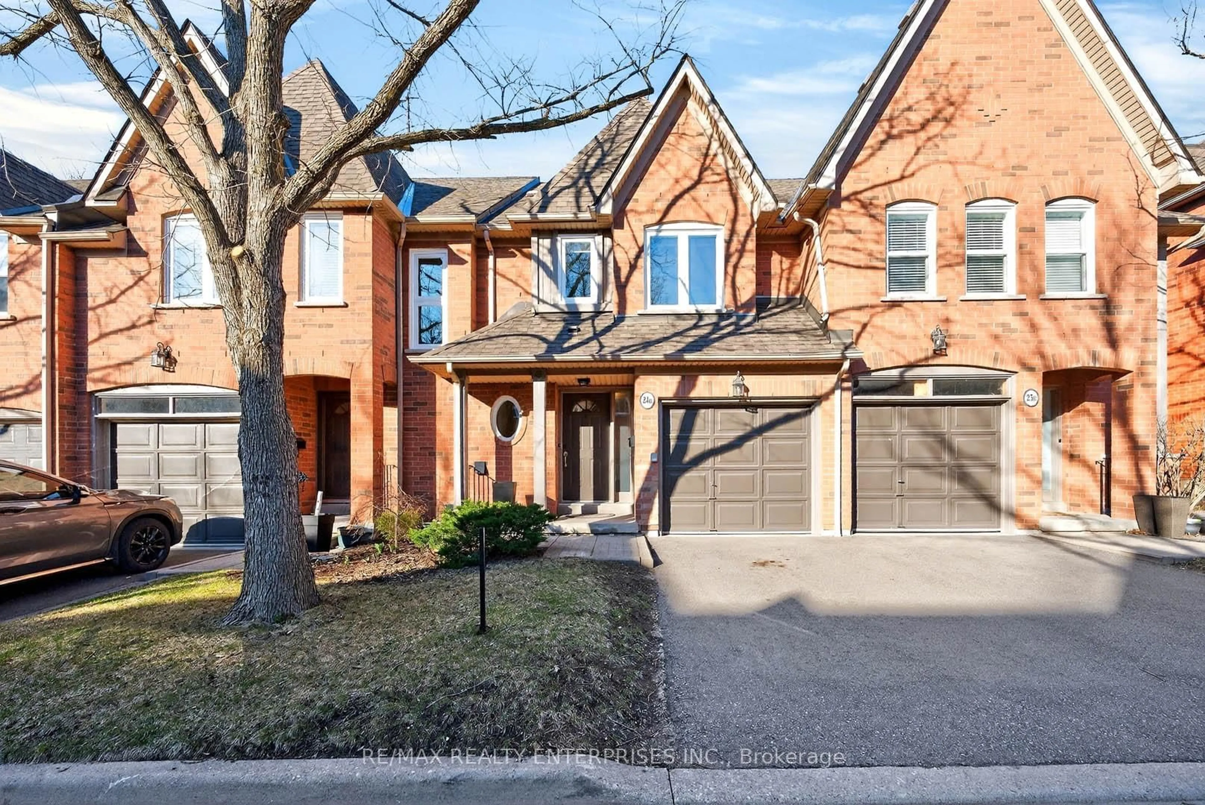 Home with brick exterior material, street for 1084 Queen St #24B, Mississauga Ontario L5H 4K4