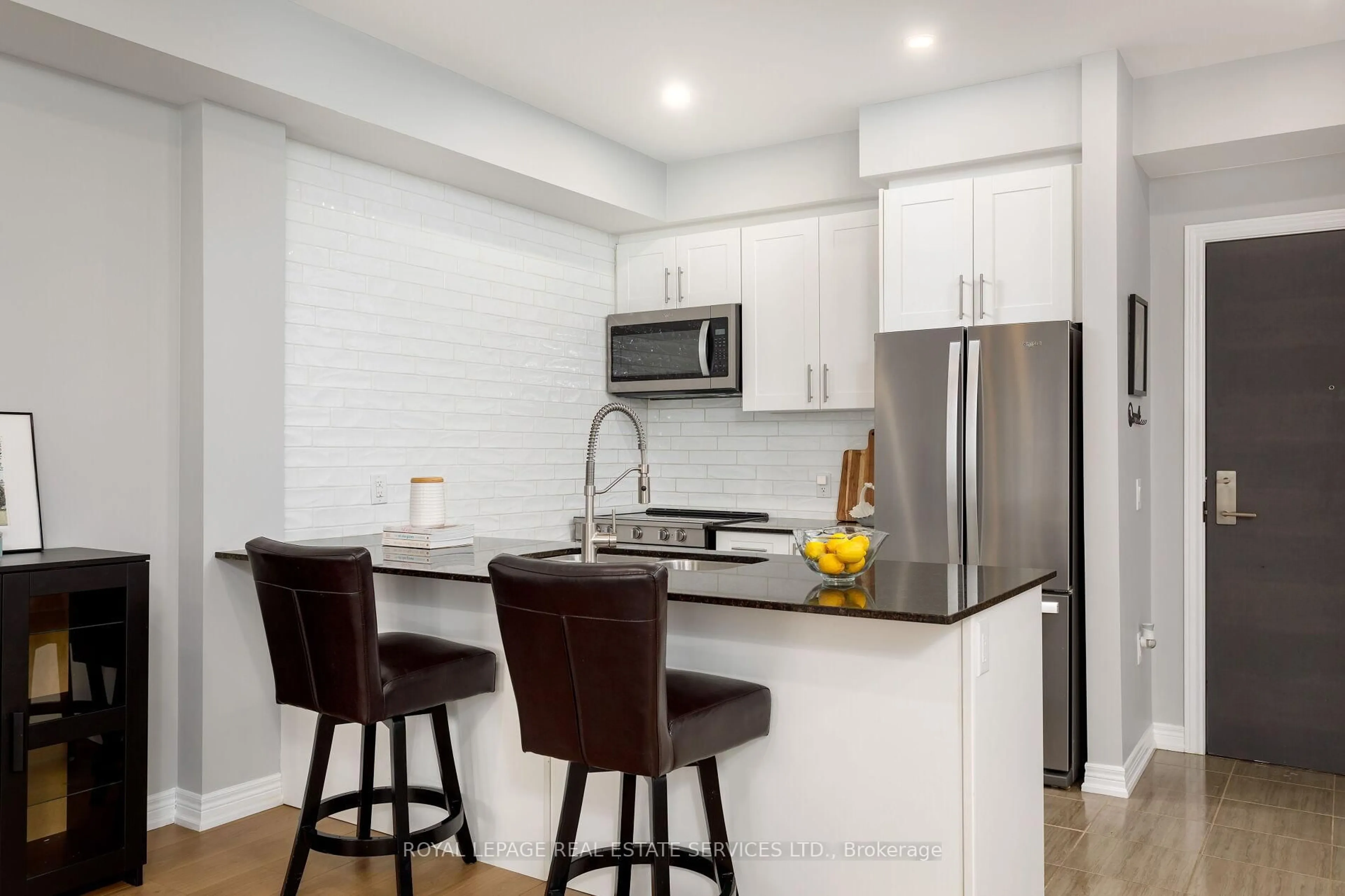 Standard kitchen, unknown for 2370 Khalsa Gate #212, Oakville Ontario L6M 1P5