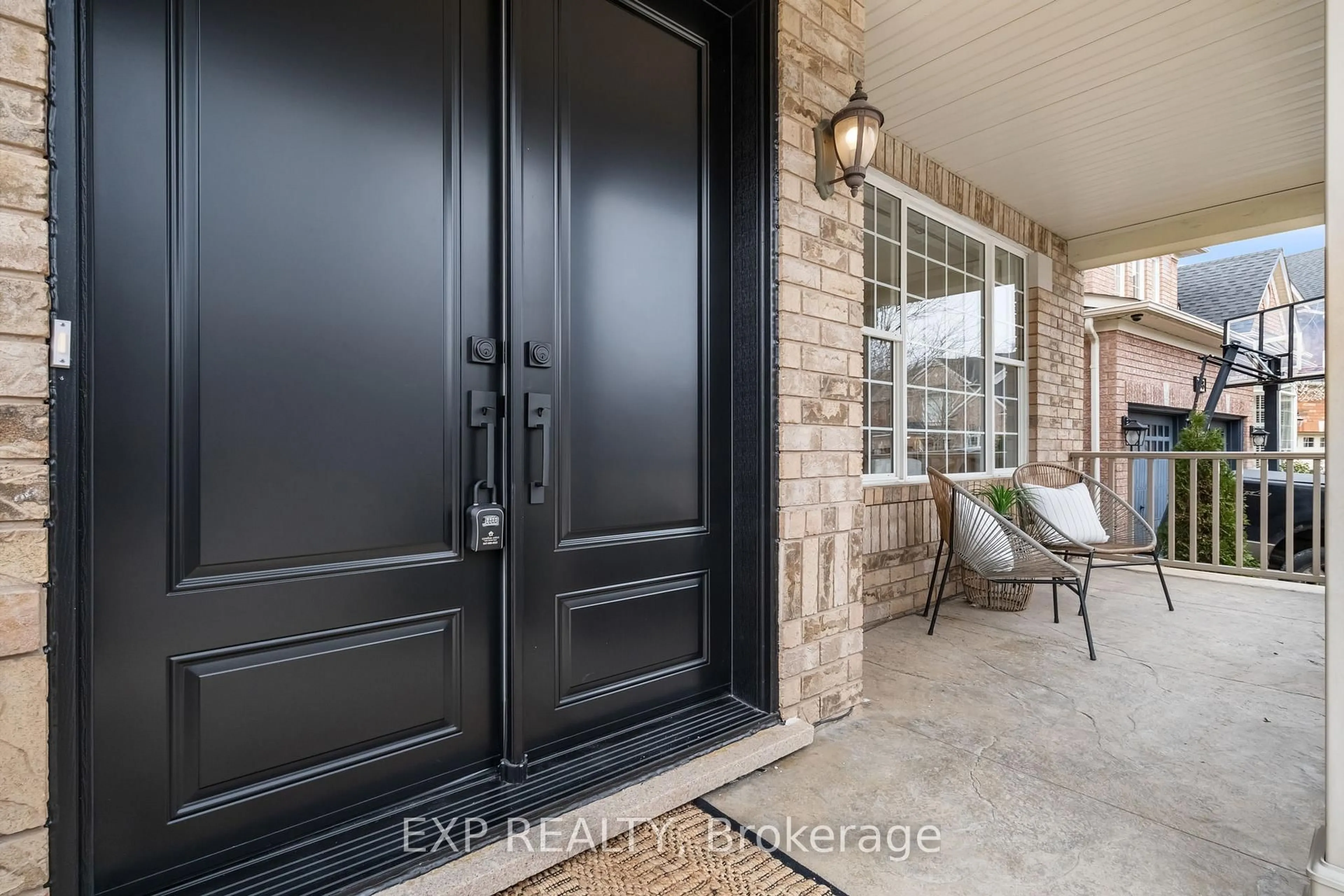 Indoor entryway for 106 Arborglen Dr, Halton Hills Ontario L7G 6L4