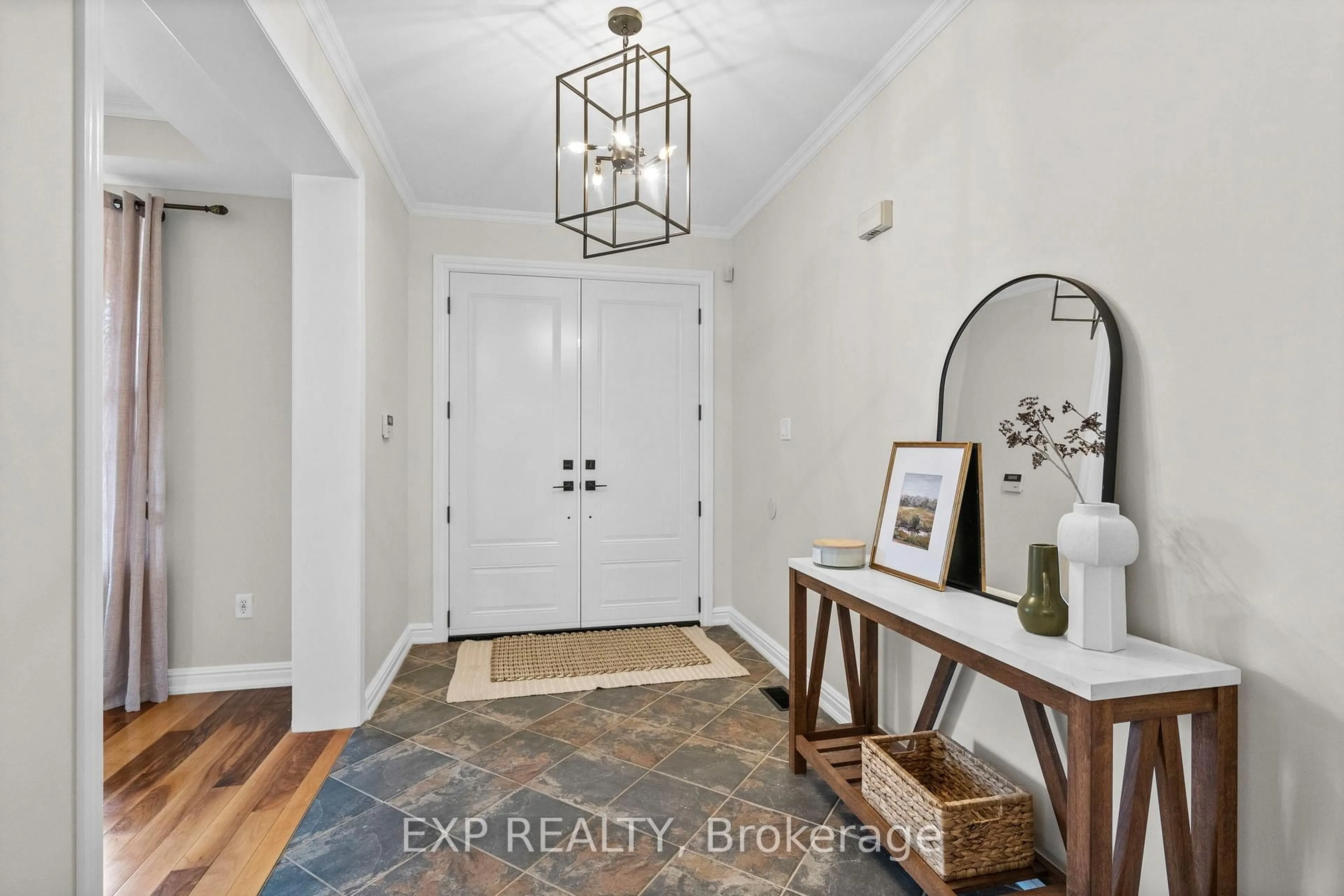 Indoor entryway for 106 Arborglen Dr, Halton Hills Ontario L7G 6L4