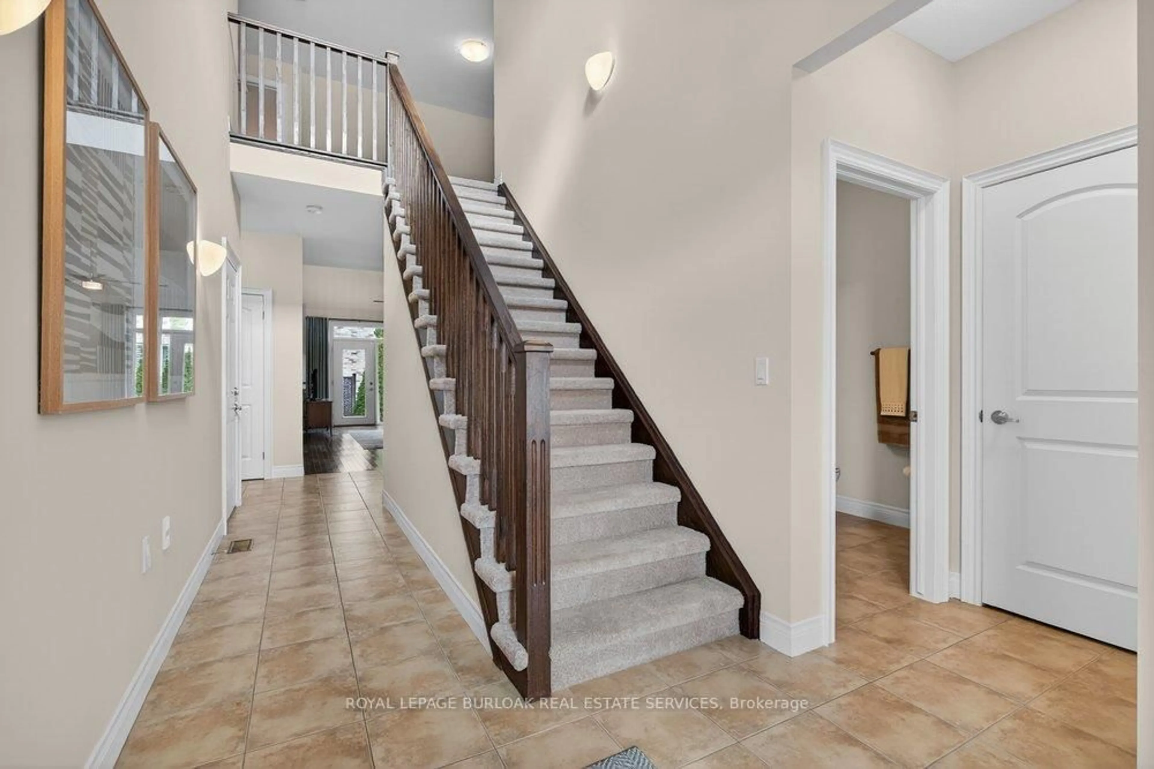 Stairs for 2120 Itabashi Way #157, Burlington Ontario L7M 0V3