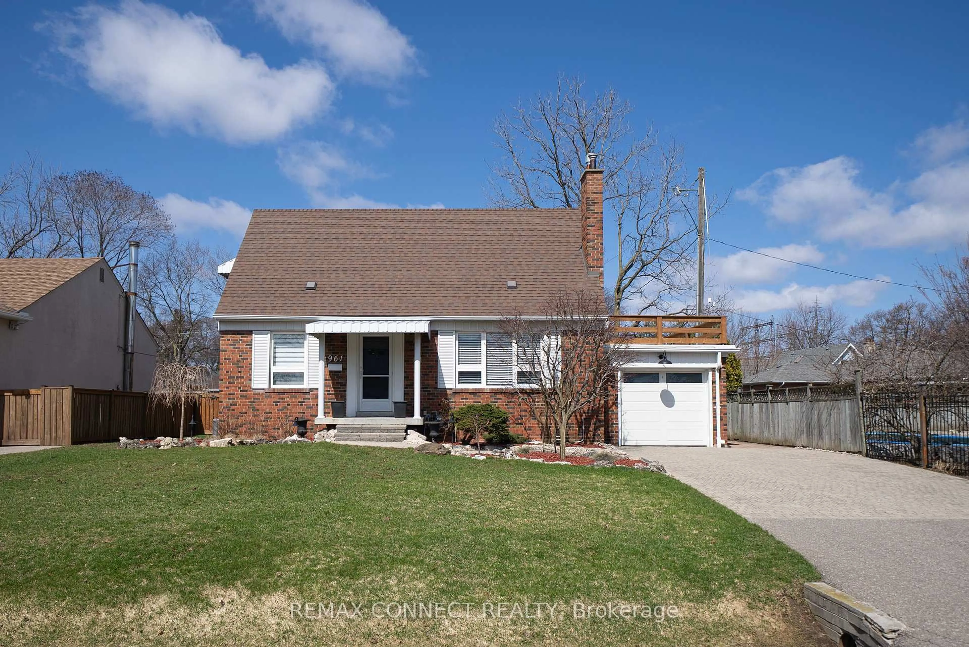 Home with brick exterior material, street for 961 Ribston Rd, Mississauga Ontario L4Y 1B5