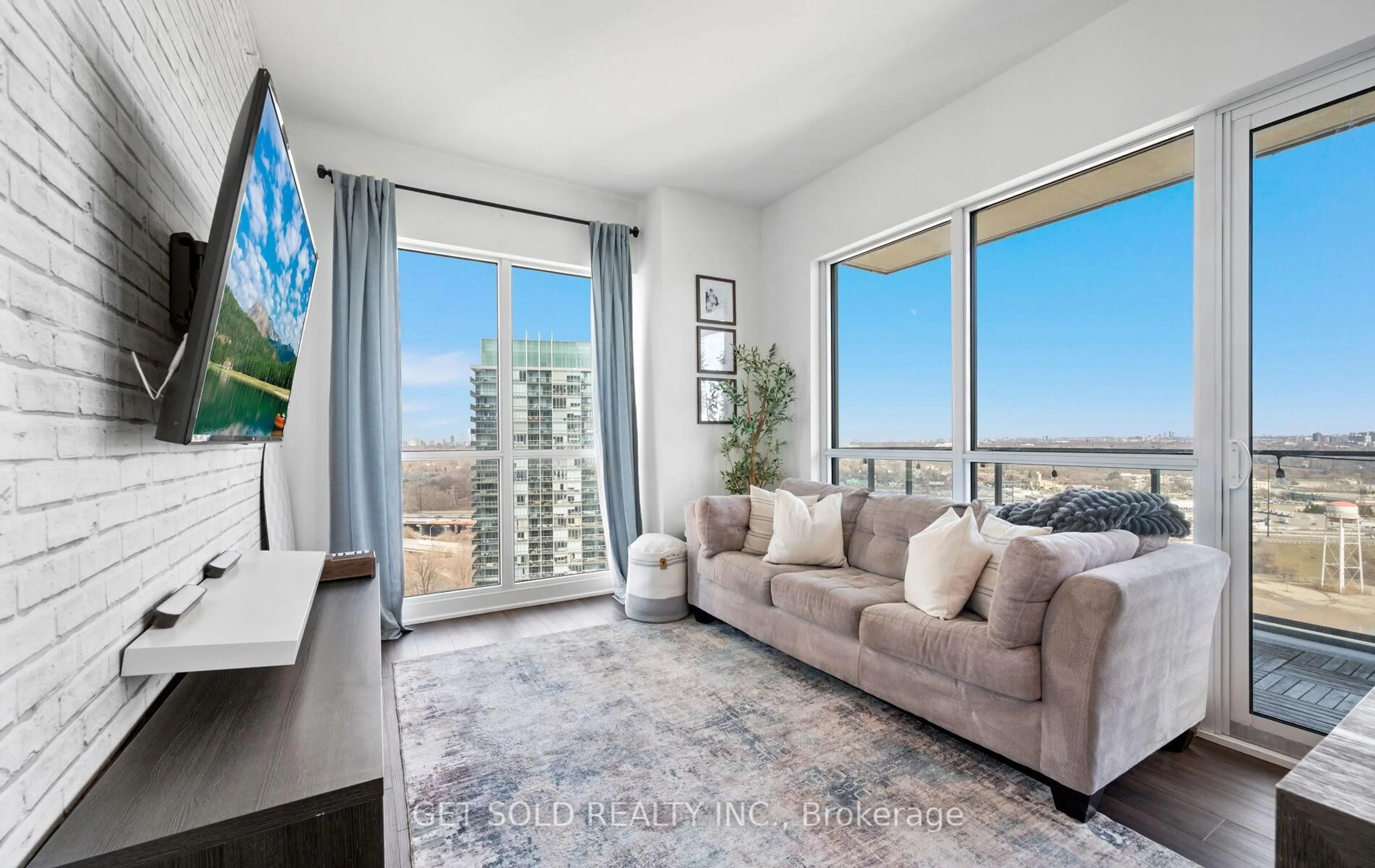 Living room with furniture, unknown for 10 Park Lawn Rd #2407, Toronto Ontario M8V 0H9