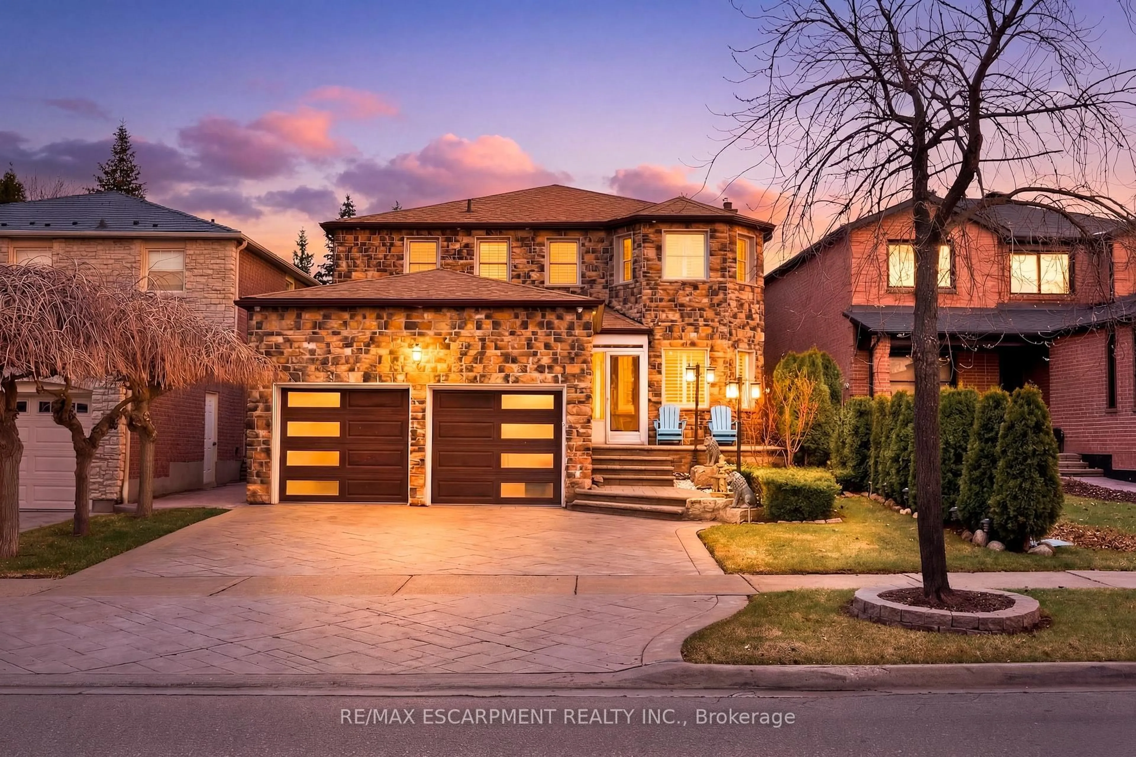 Home with brick exterior material, street for 286 Winfield Terr, Mississauga Ontario L5R 1N3