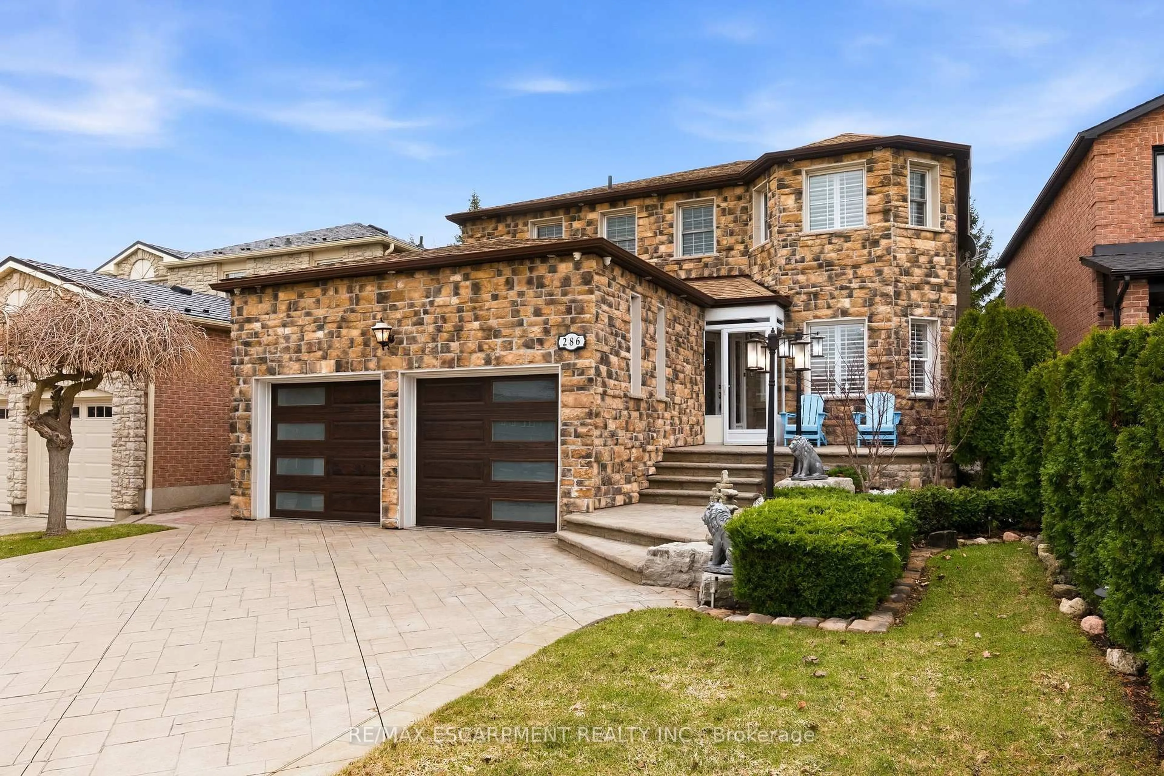 Home with brick exterior material, street for 286 Winfield Terr, Mississauga Ontario L5R 1N3