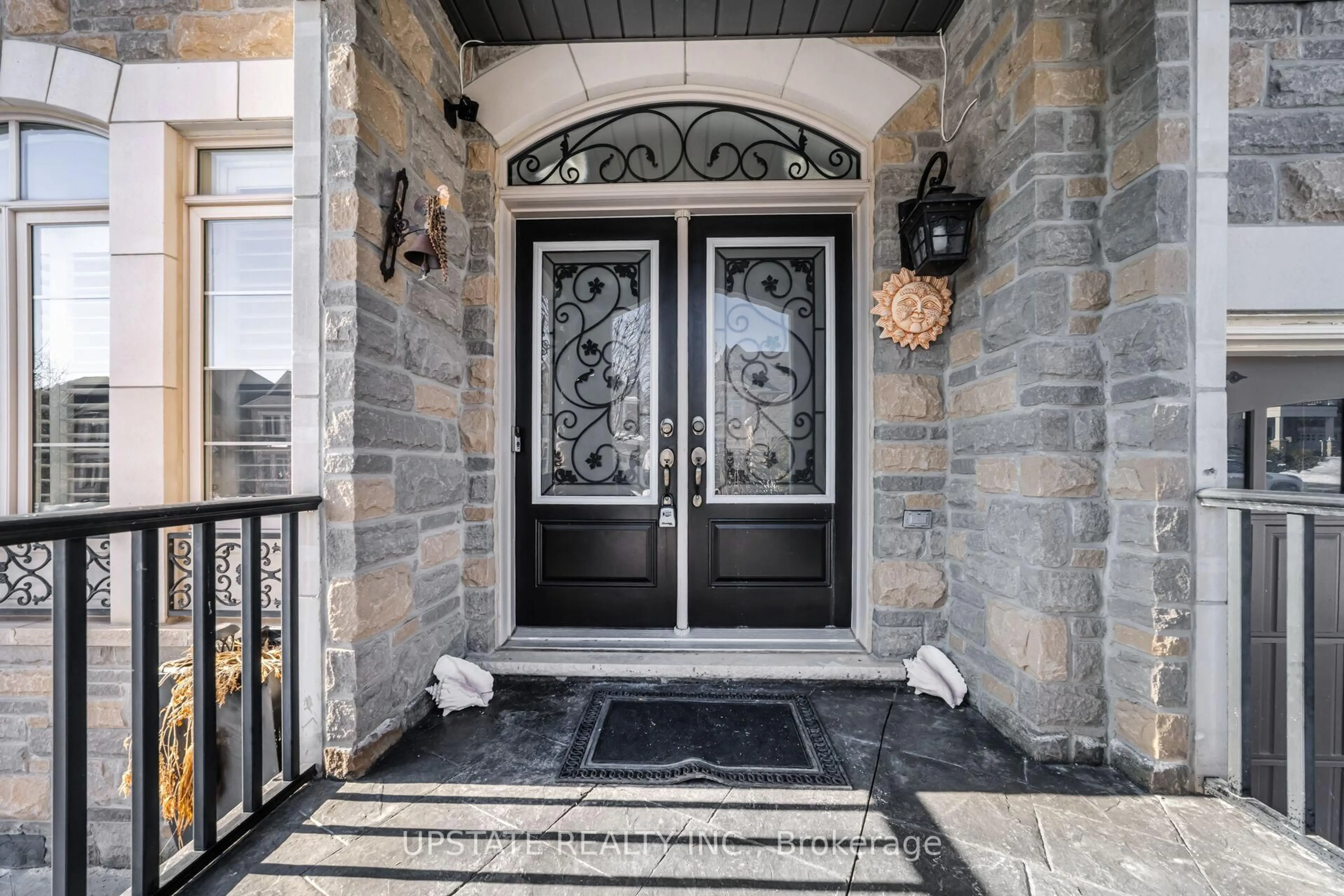 Indoor entryway for 24 Haywood Dr, Brampton Ontario L6X 0W1