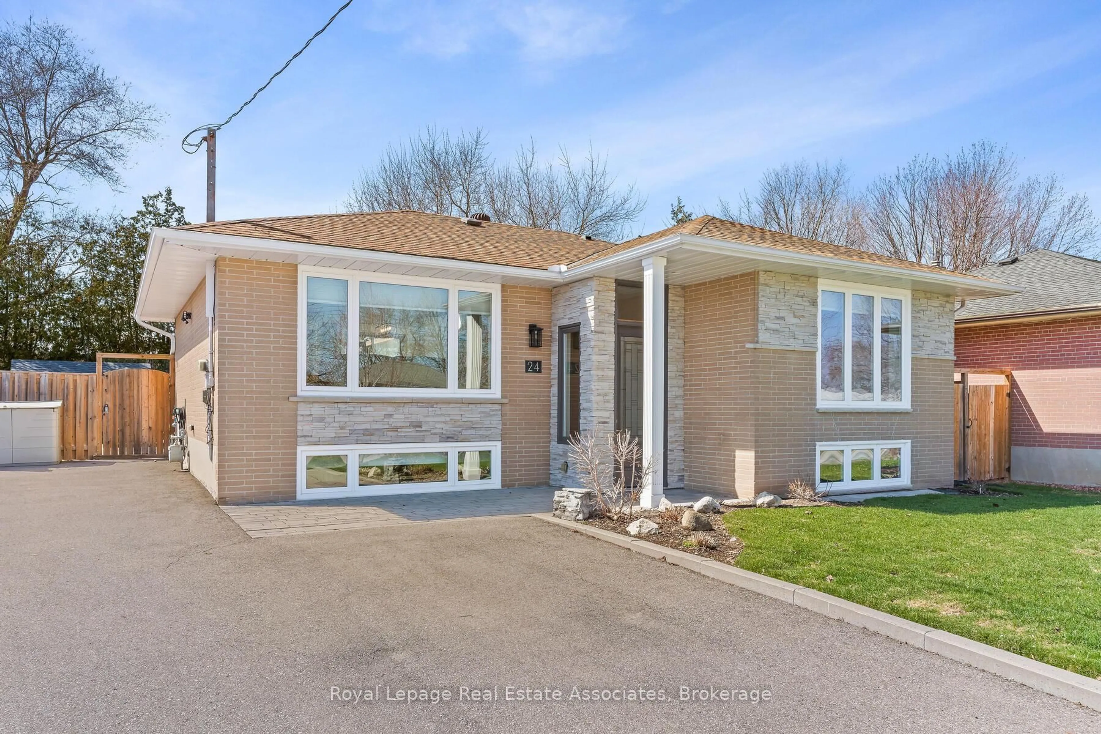 Home with vinyl exterior material, street for 24 Stevens Cres, Halton Hills Ontario L7G 1B6